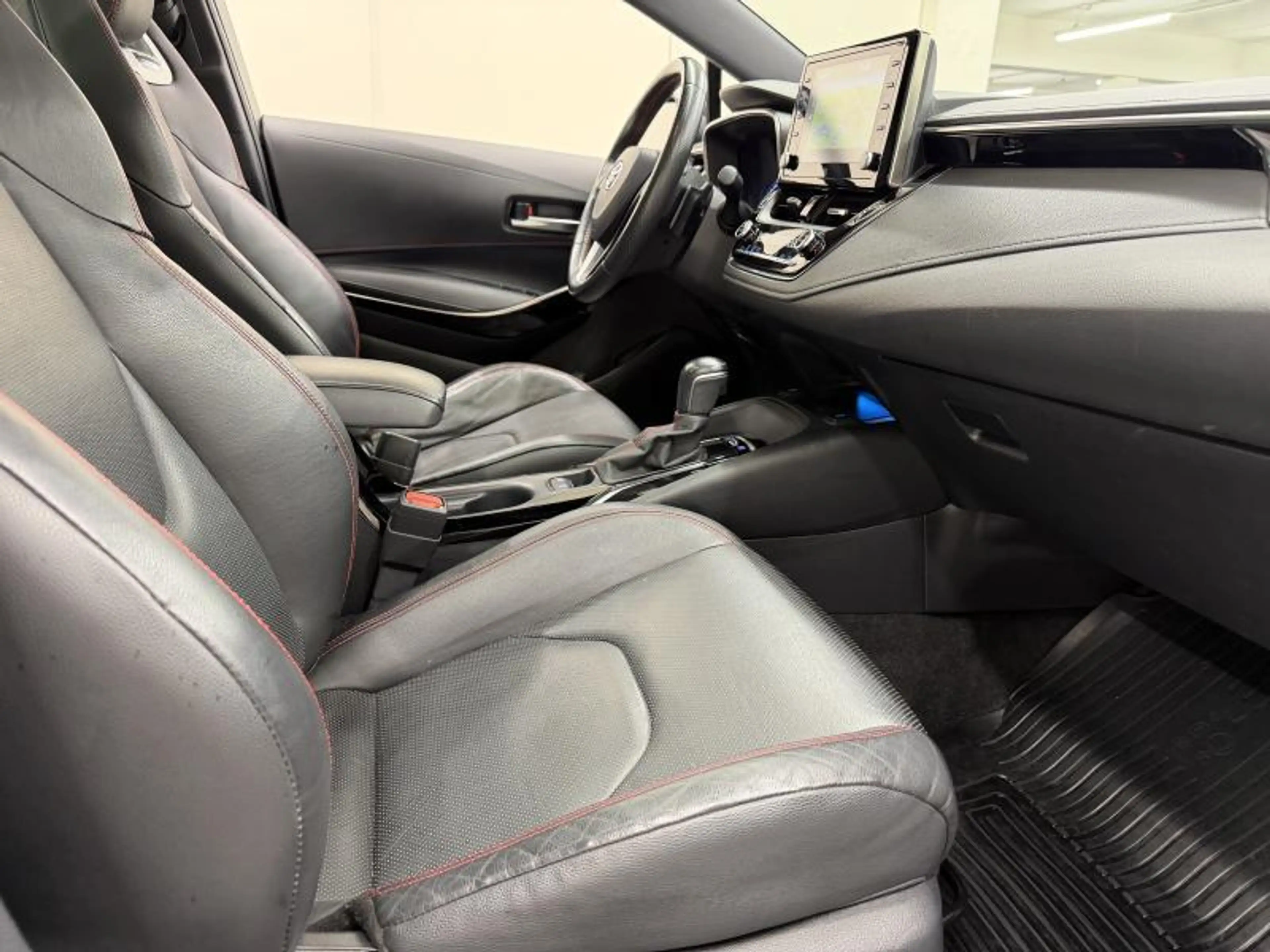 Toyota Corolla GR Sport Plus — photo 15