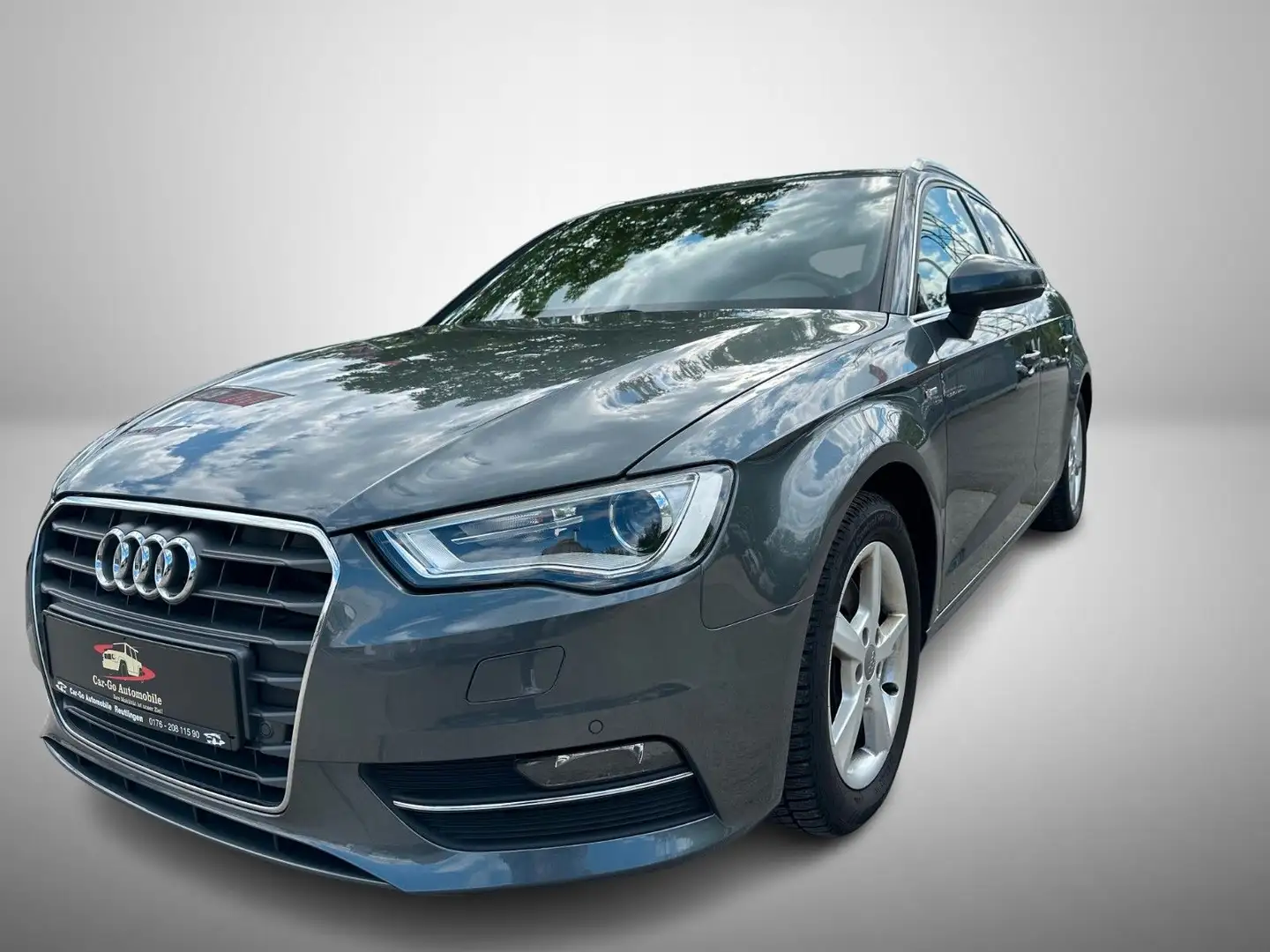 Audi A3 Sportback S line Sportpaket*S Tronic*SHZ*Temp Gris - 2