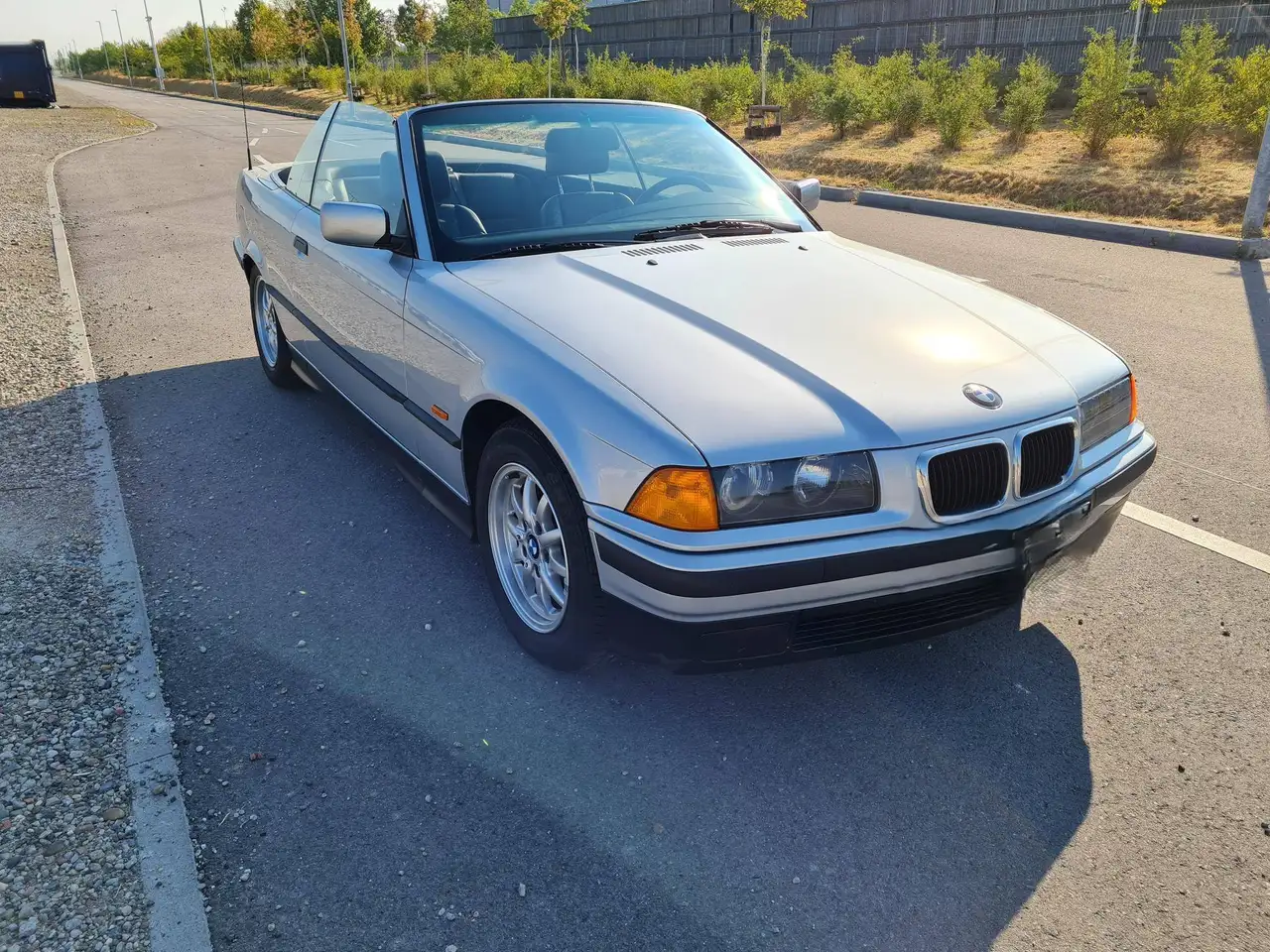BMW 318i, foto 2