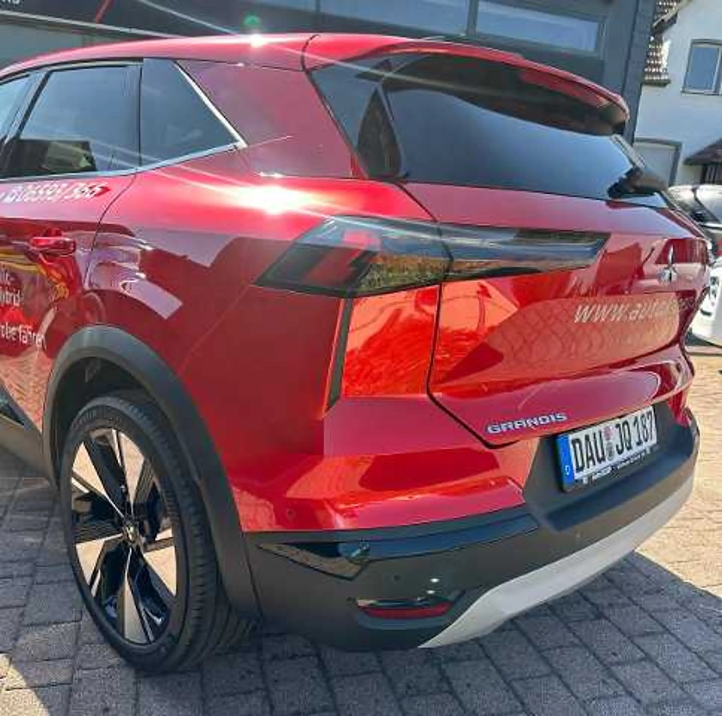 Mitsubishi Grandis Intro Edition 1.3 T-Benziner 7-DCT — photo 5