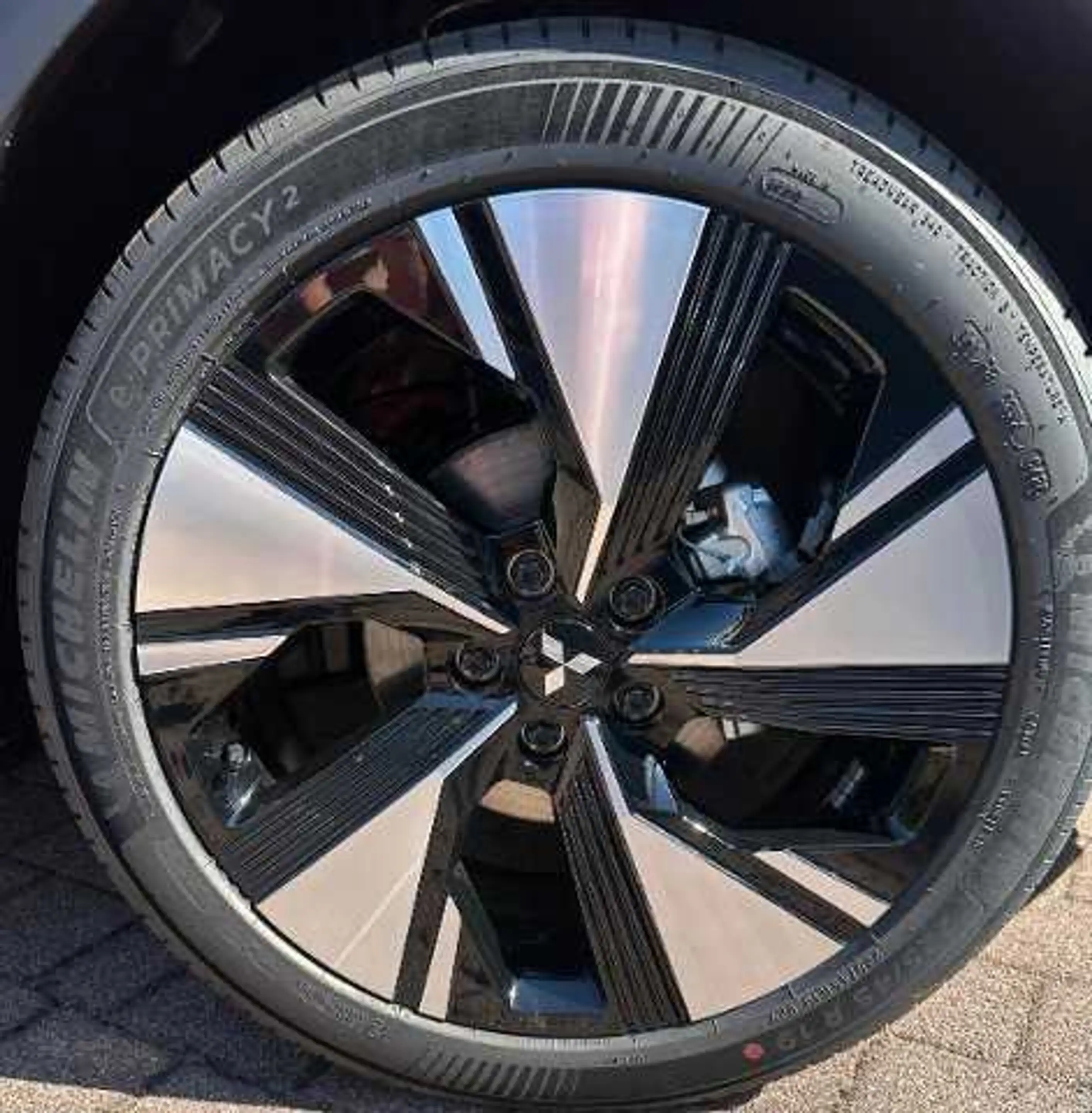 Mitsubishi Grandis Intro Edition 1.3 T-Benziner 7-DCT — photo 8