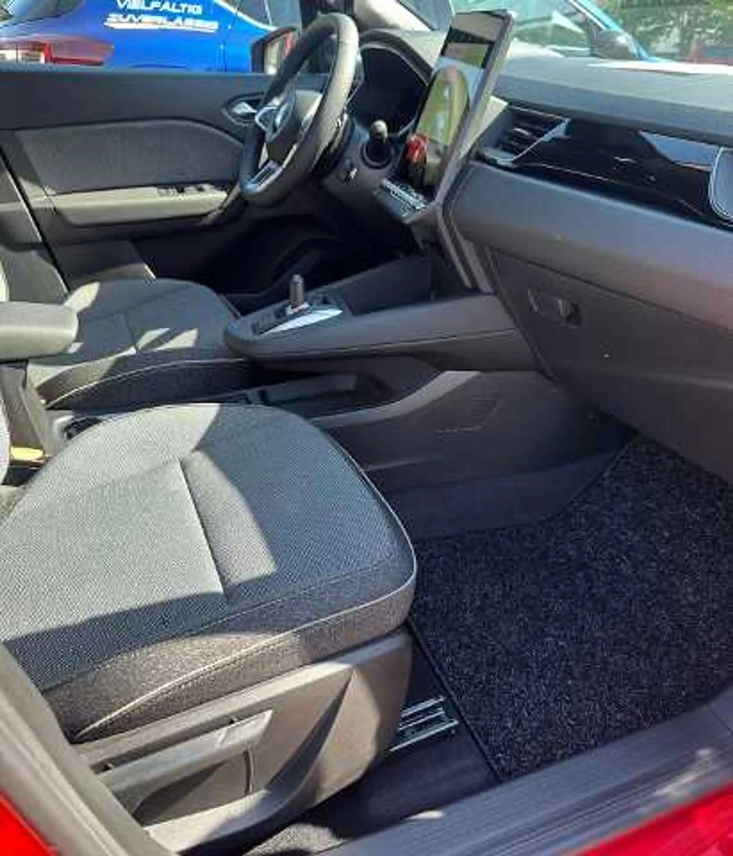 Mitsubishi Grandis Intro Edition 1.3 T-Benziner 7-DCT — photo 13