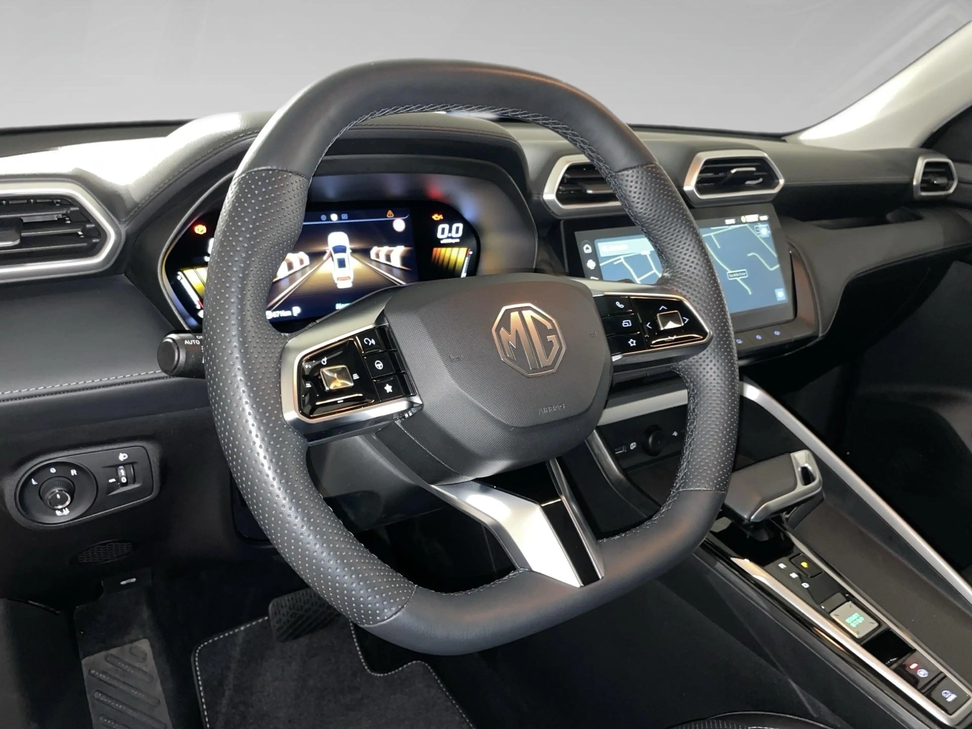 MG ZS 1.5 Hybrid+ Luxury — photo 8