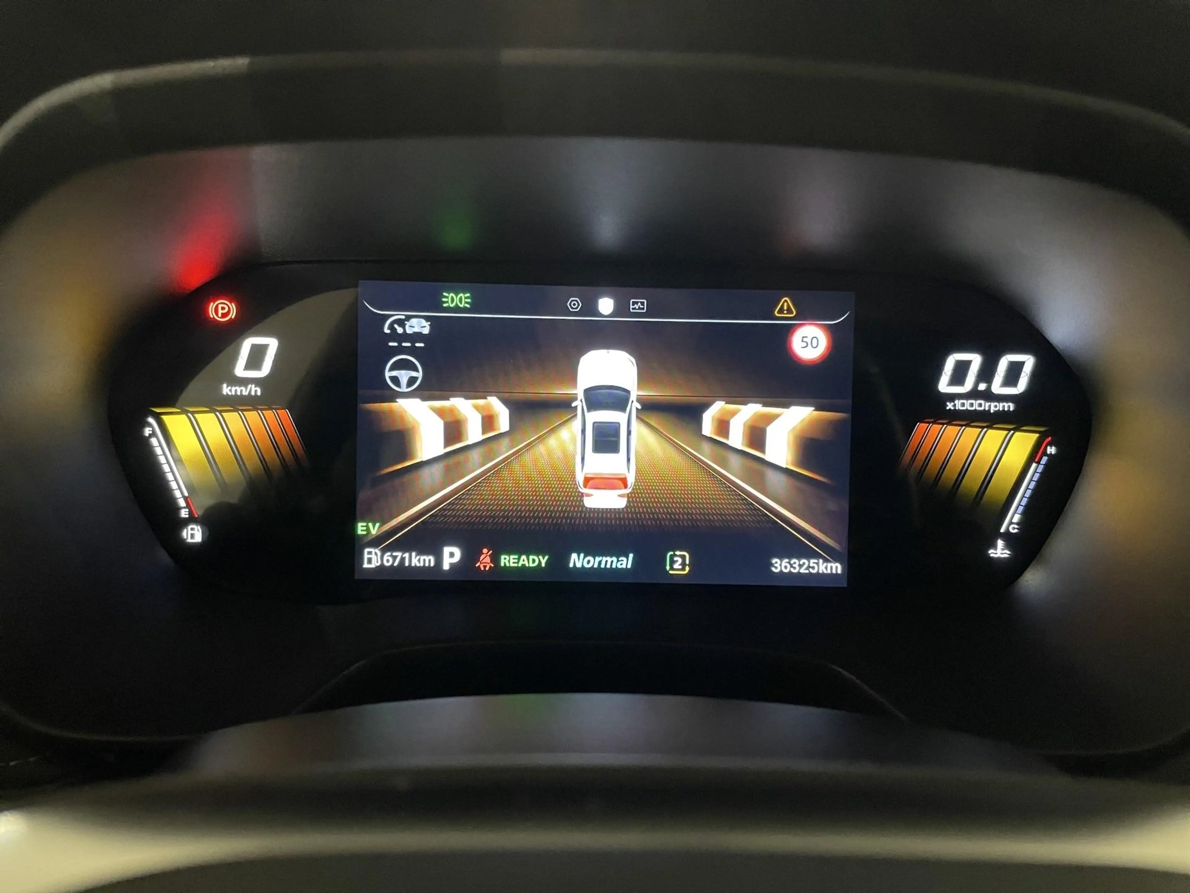 MG ZS 1.5 Hybrid+ Luxury — photo 2