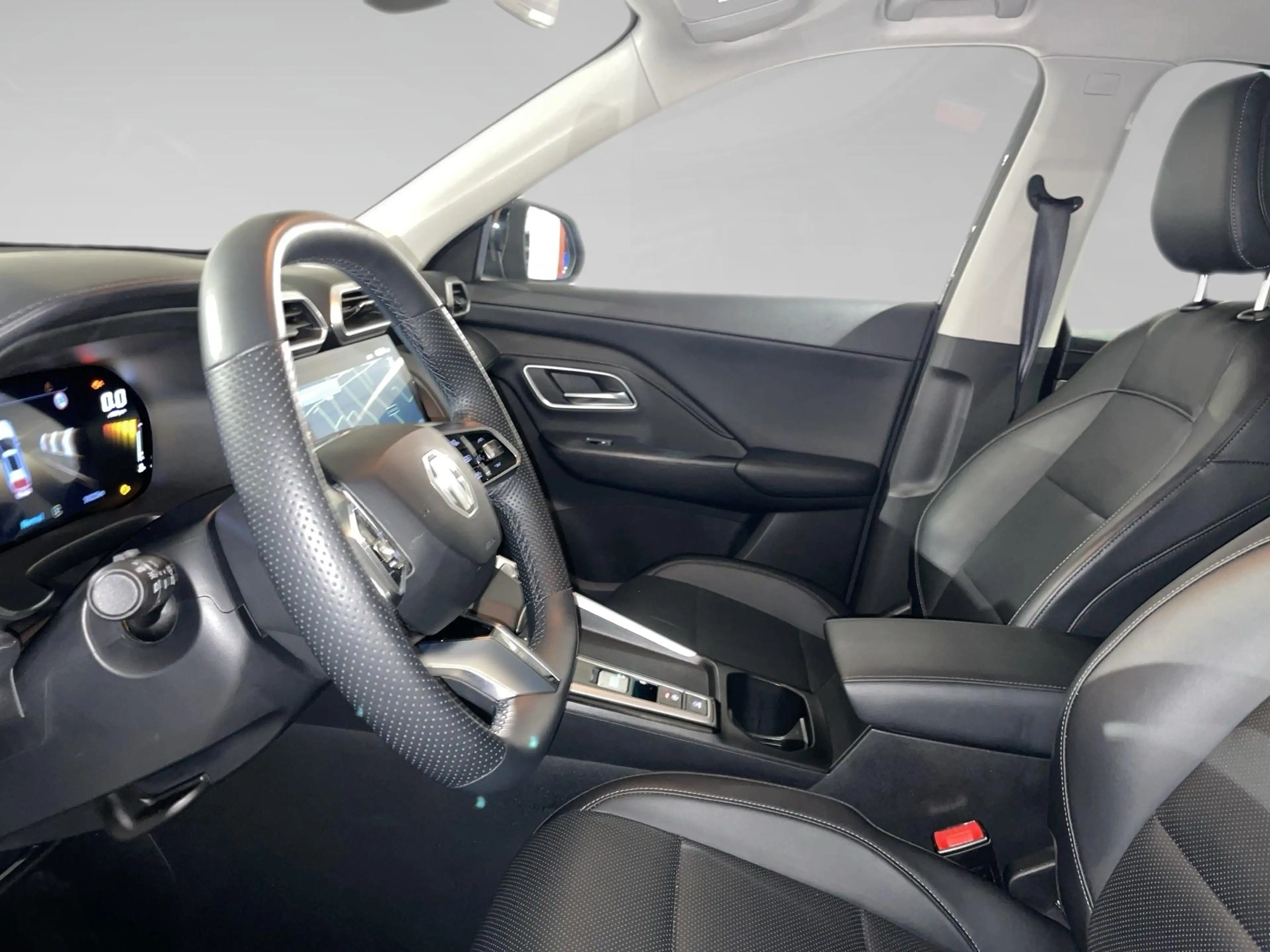 MG ZS 1.5 Hybrid+ Luxury — photo 4