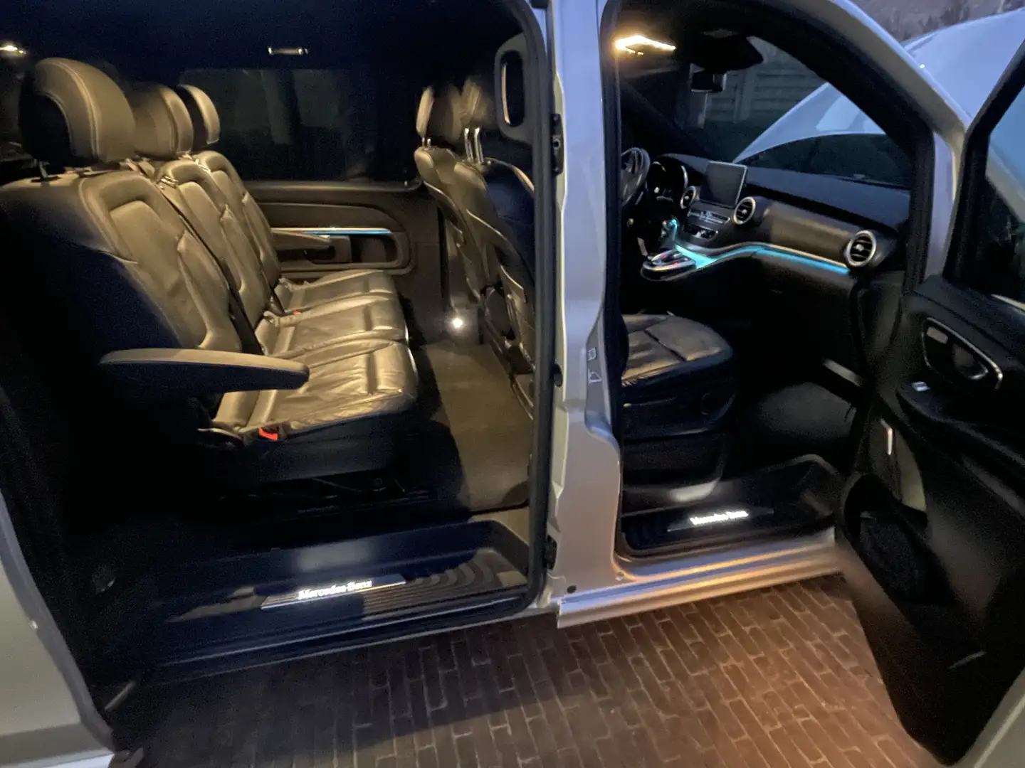 Mercedes-Benz V 250 d extralang 4Matic 9G-TRONIC Avantgarde Edition 20 - 1