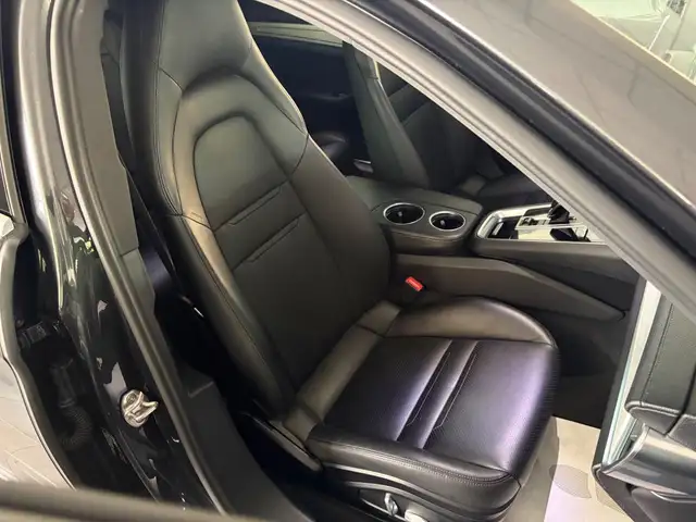 Porsche Panamera view 12