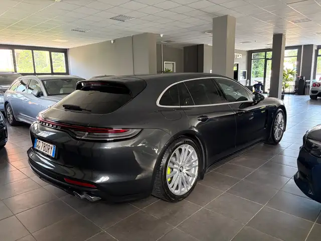 Porsche Panamera view 5