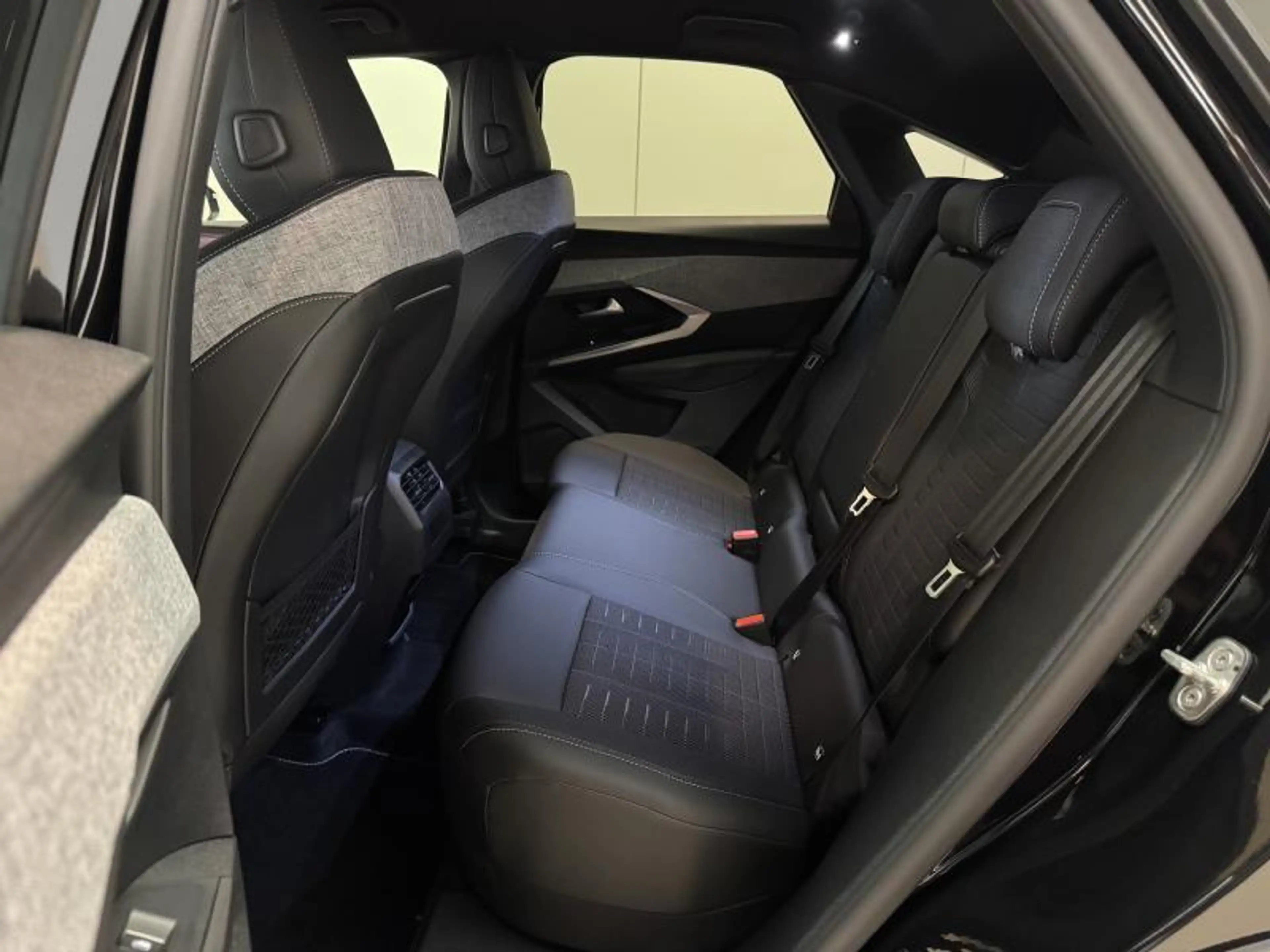 Peugeot 3008 GT 1.2 Turbo MHEV LED|GPS|PDC|CAM|CARPLAY|DAB|ACC. — photo 11