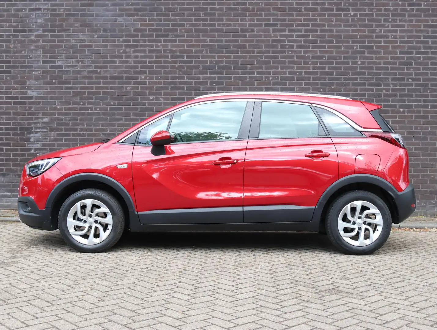 Opel Crossland X SUV Innovation 130pk Automaat | Navigatie | Parkee Rouge - 2
