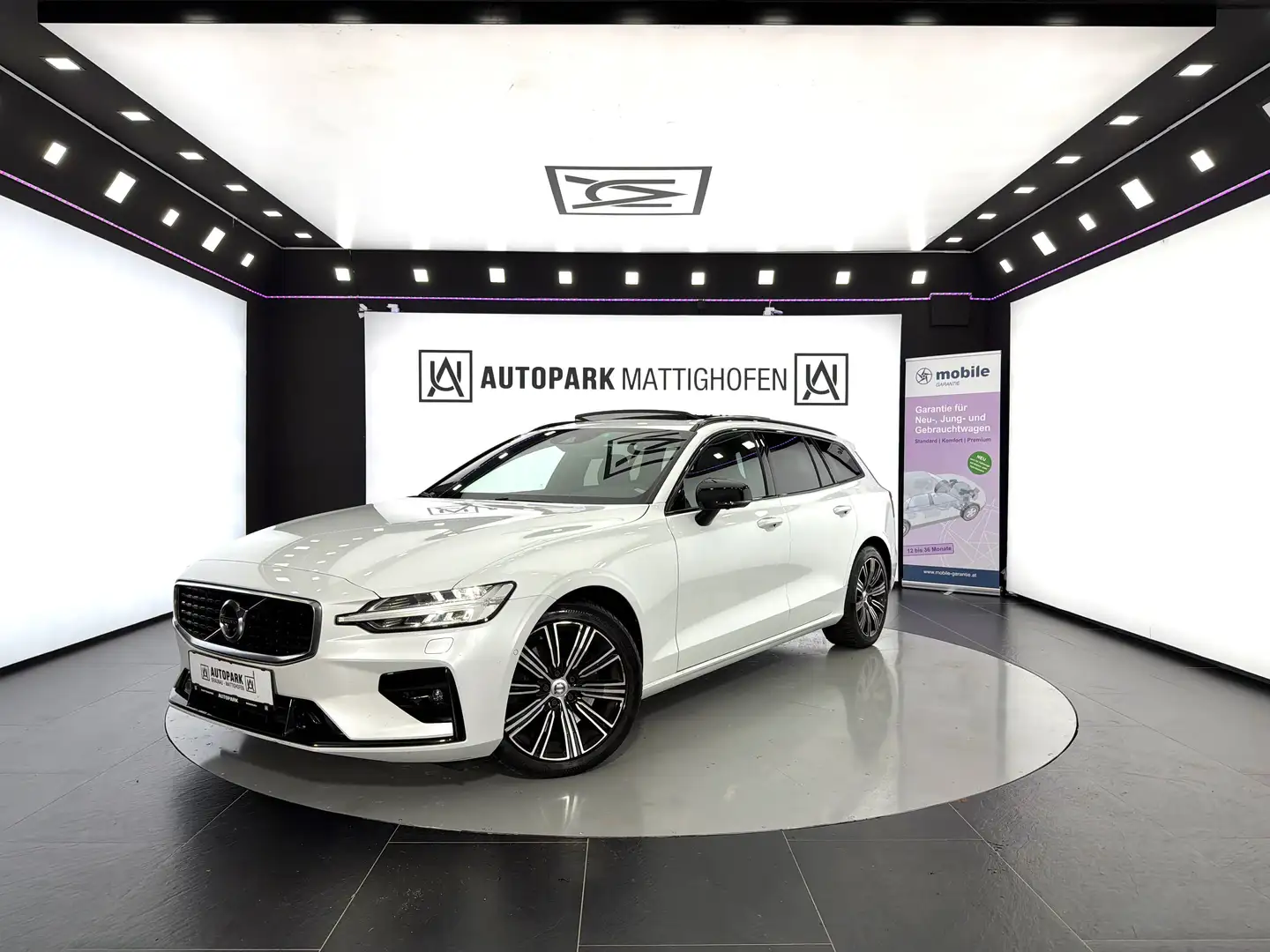 Volvo V60 D3 Geartronic R Design Aut. *PANO*MEMORY*360* Weiß - 2