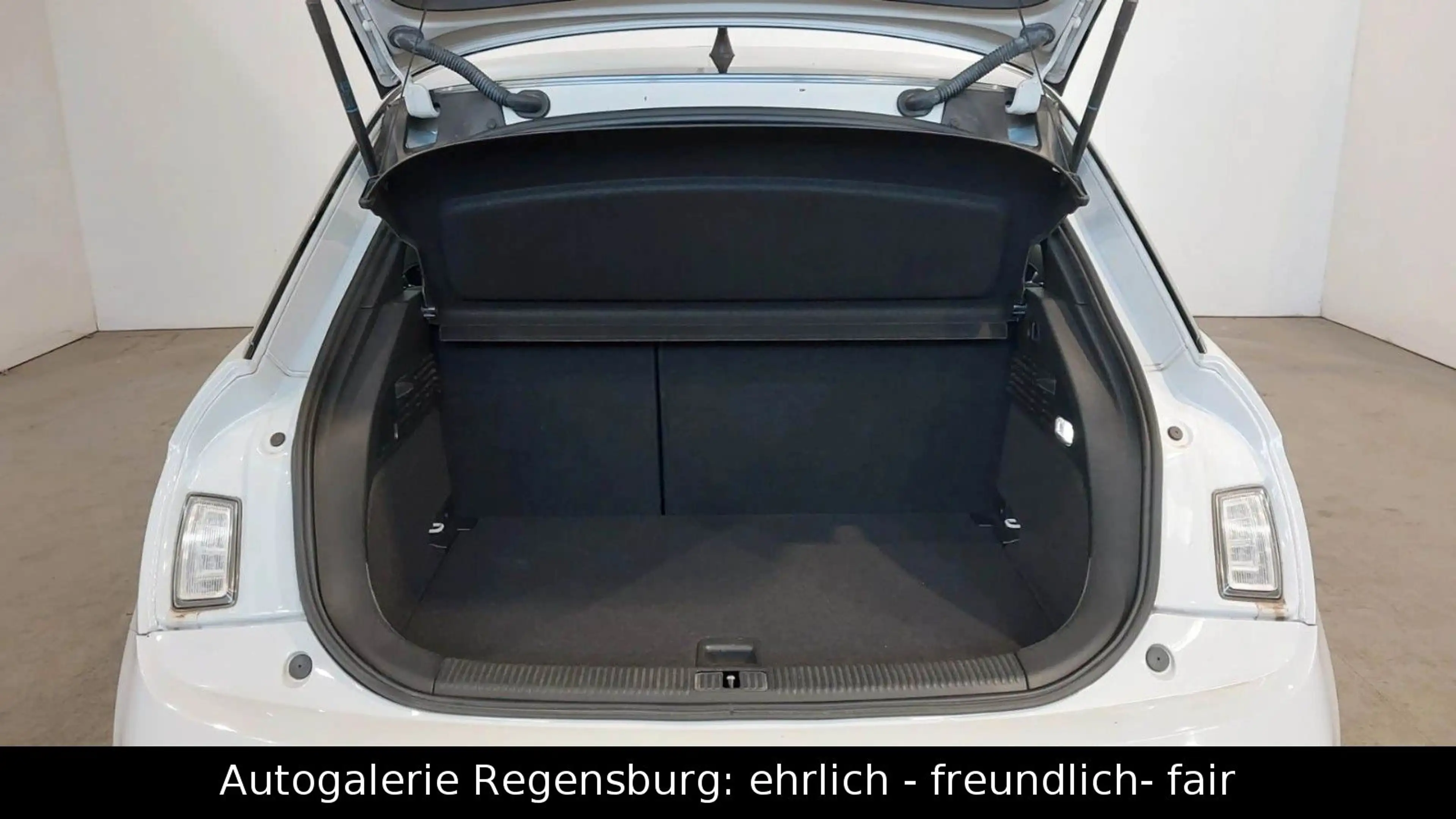 Audi A1 Sportback *S-LINE*PANORAMA*18 ZOLL*PDC*SITZHZ — photo 10