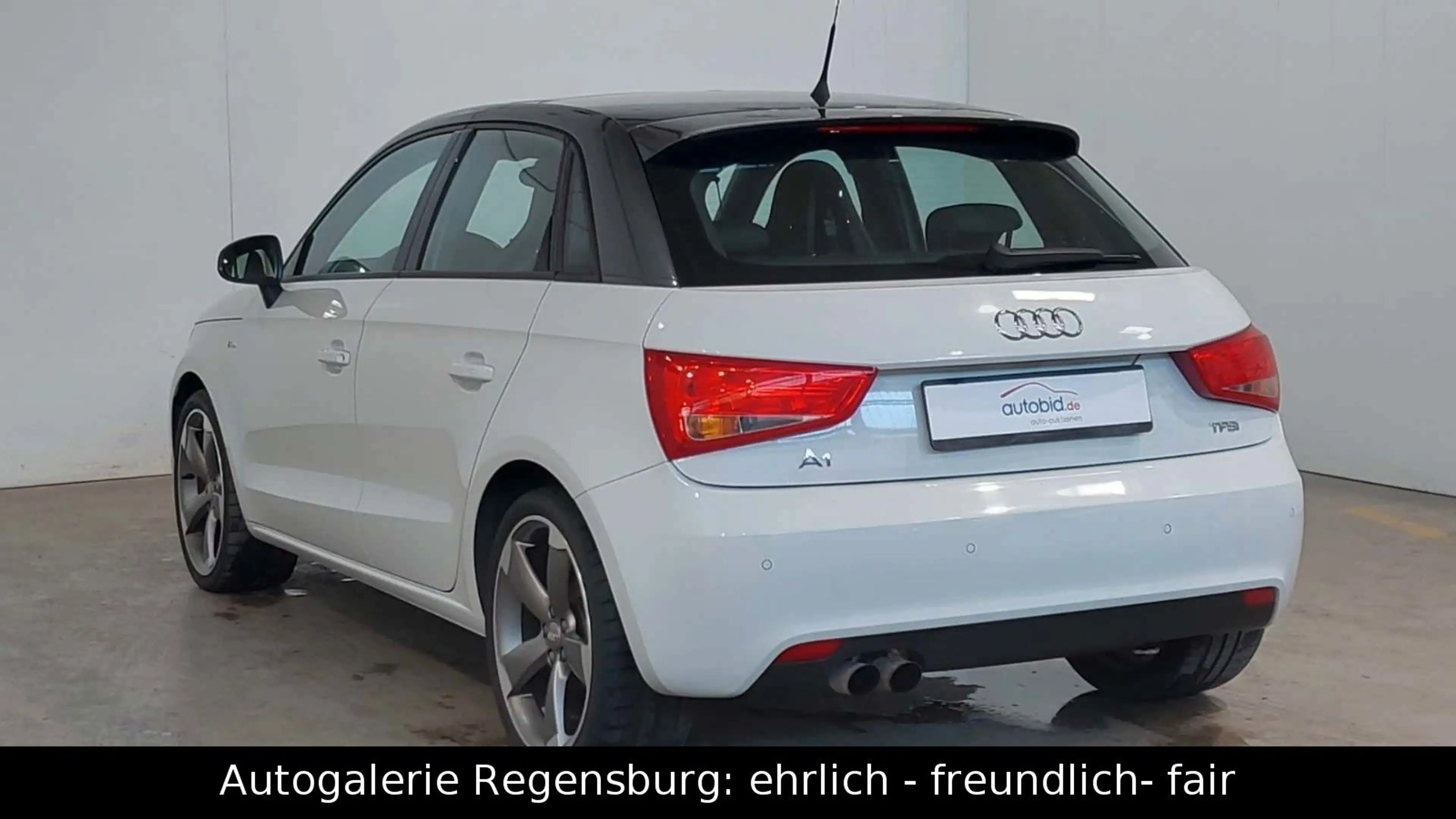 Audi A1 Sportback *S-LINE*PANORAMA*18 ZOLL*PDC*SITZHZ — photo 3
