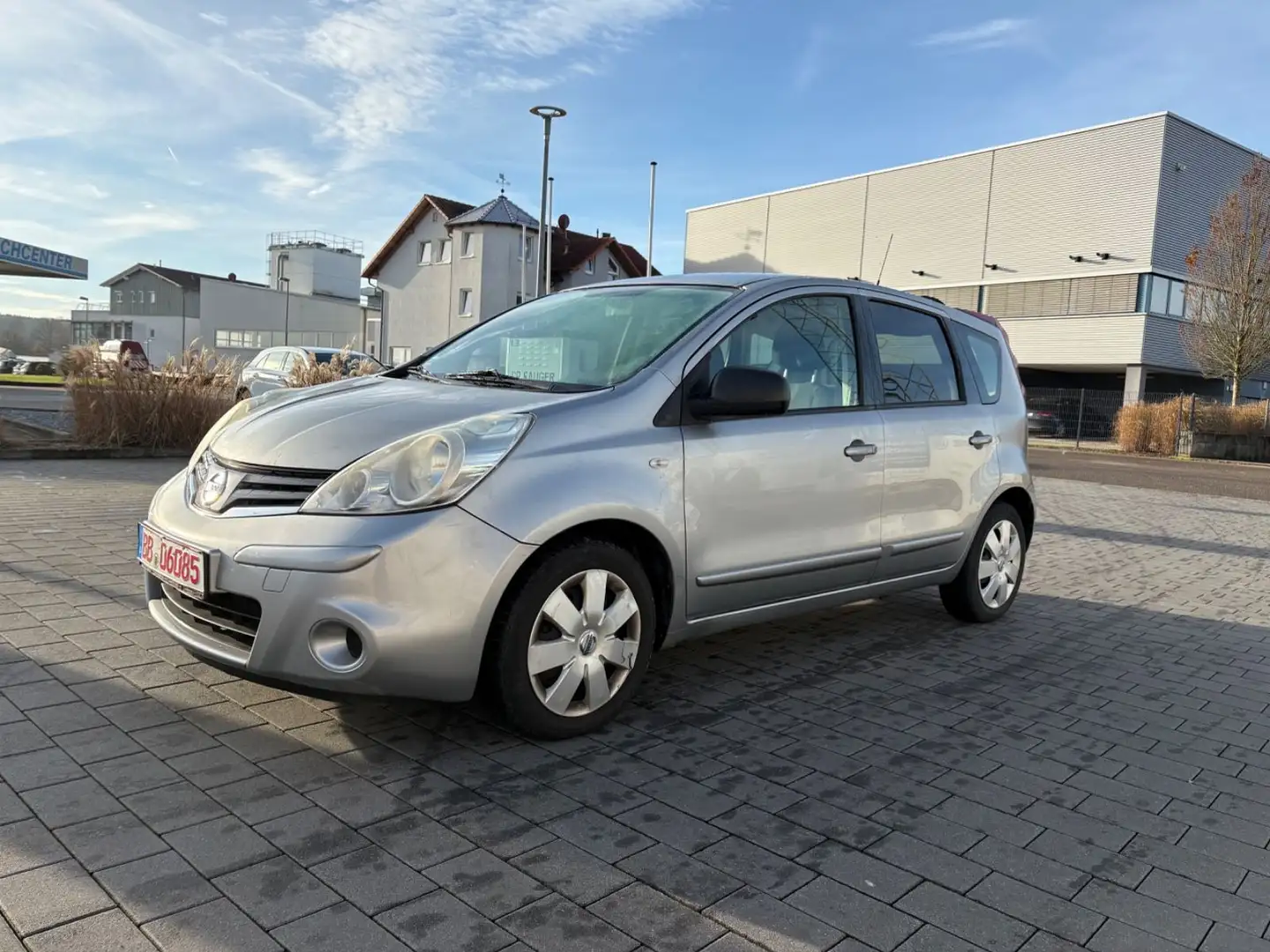 Nissan Note 1Hand *TÜV Neu * Nur 54000 km *Klima Silber - 2