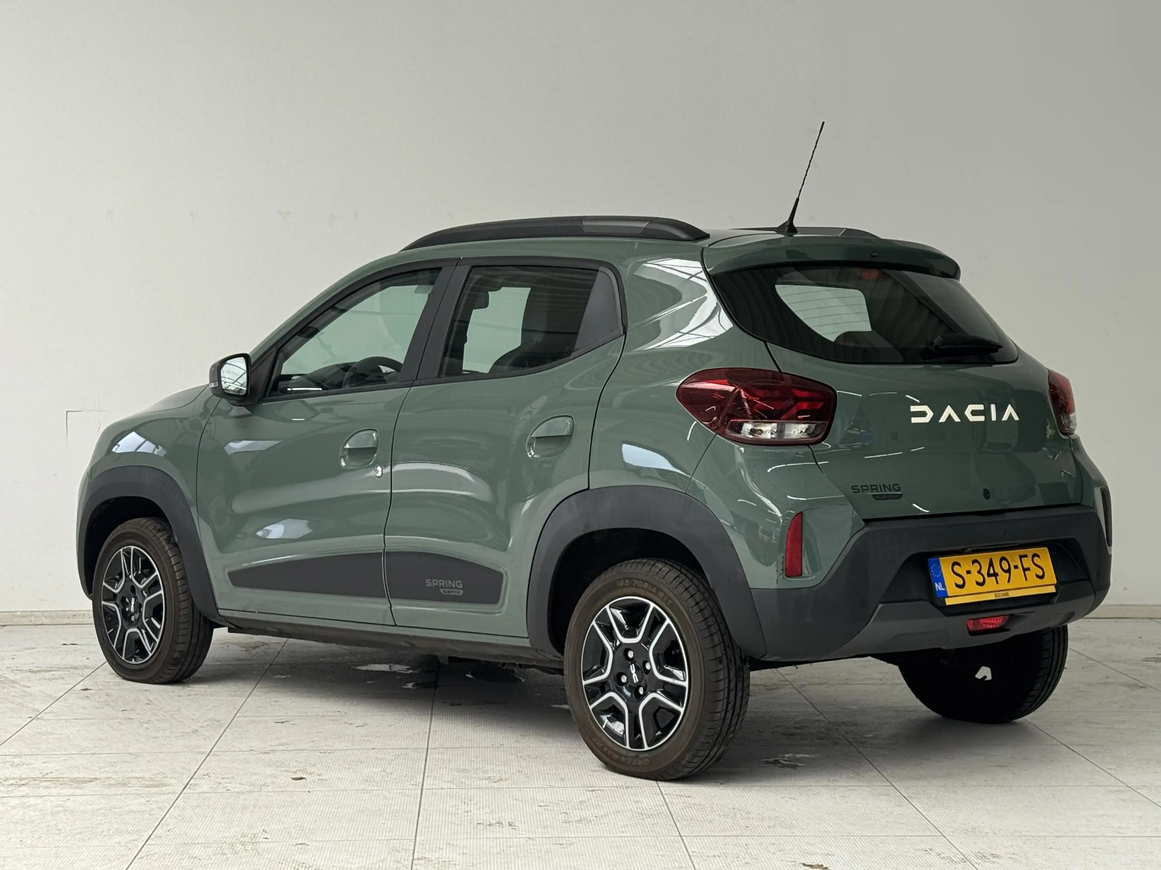 Dacia Spring Expression 27 kWh | Navigatie | Camera | Airco | — photo 6