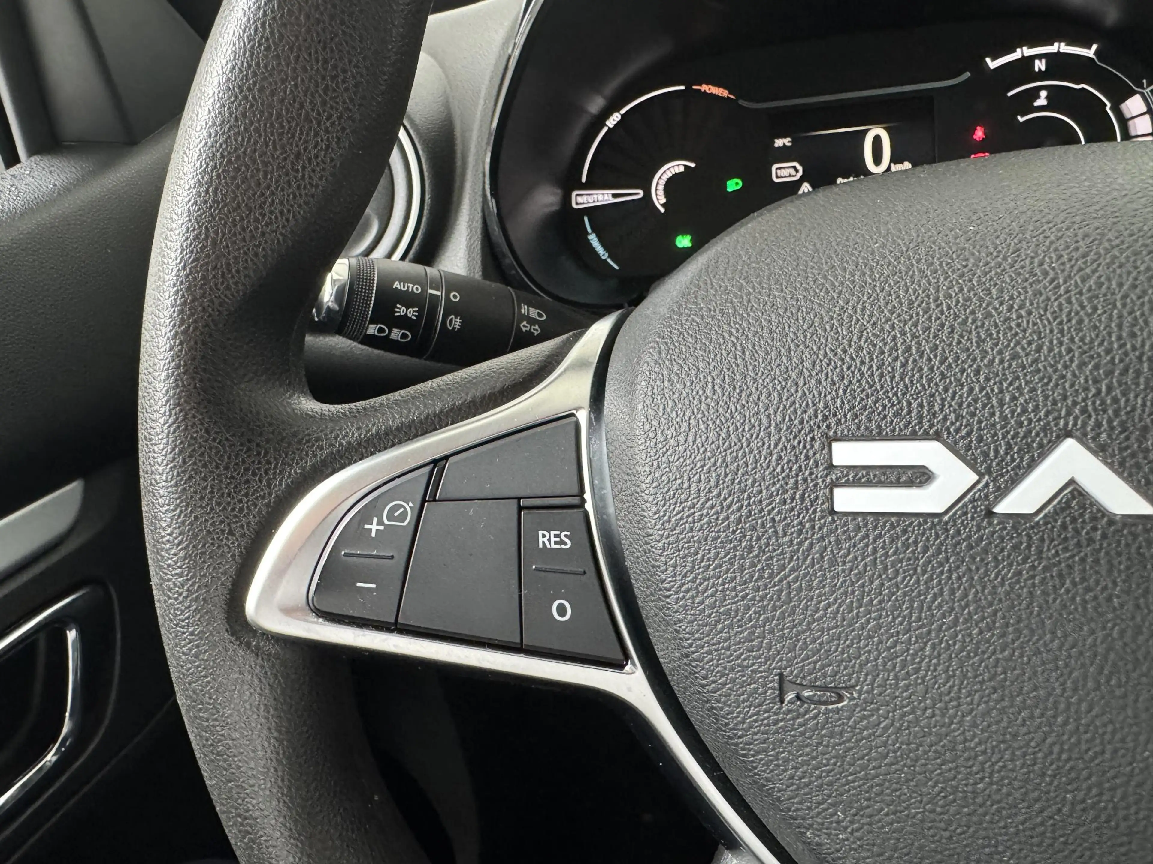 Dacia Spring Expression 27 kWh | Navigatie | Camera | Airco | — photo 24