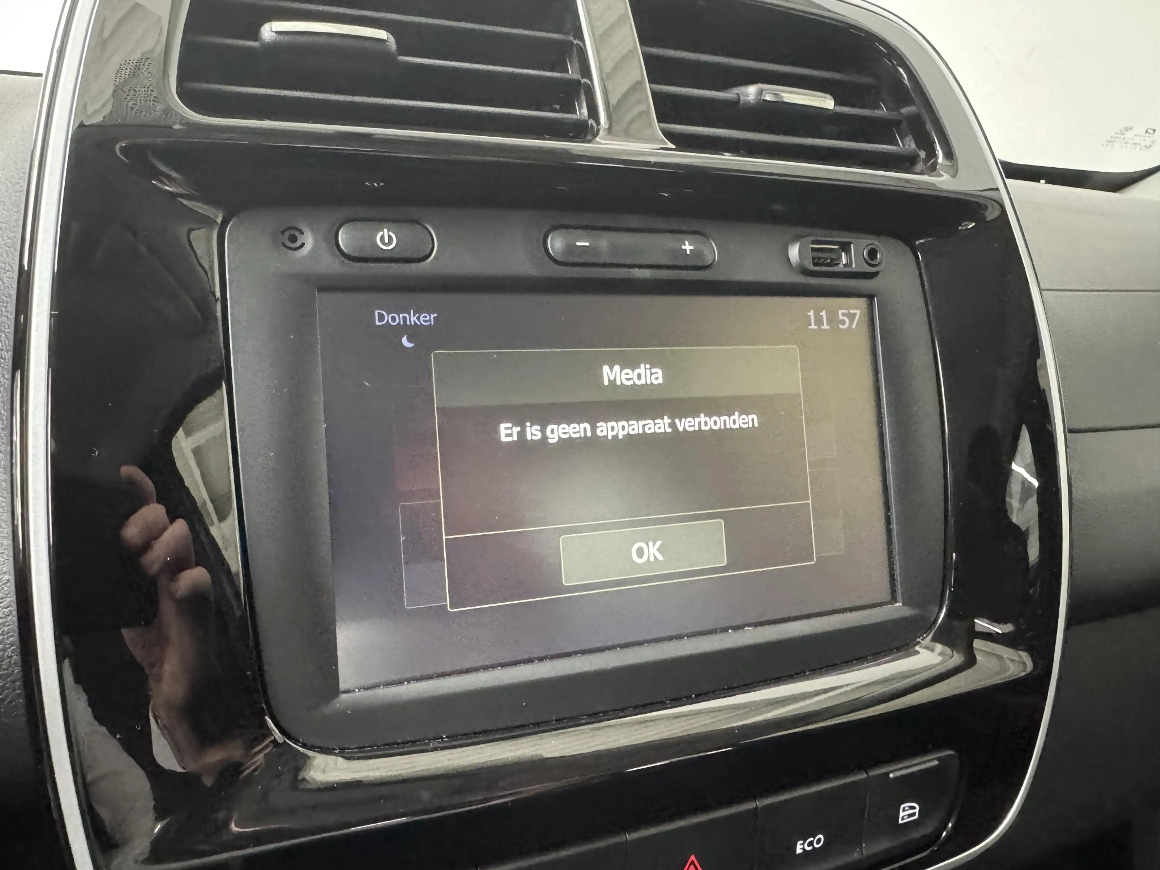 Dacia Spring Expression 27 kWh | Navigatie | Camera | Airco | — photo 34