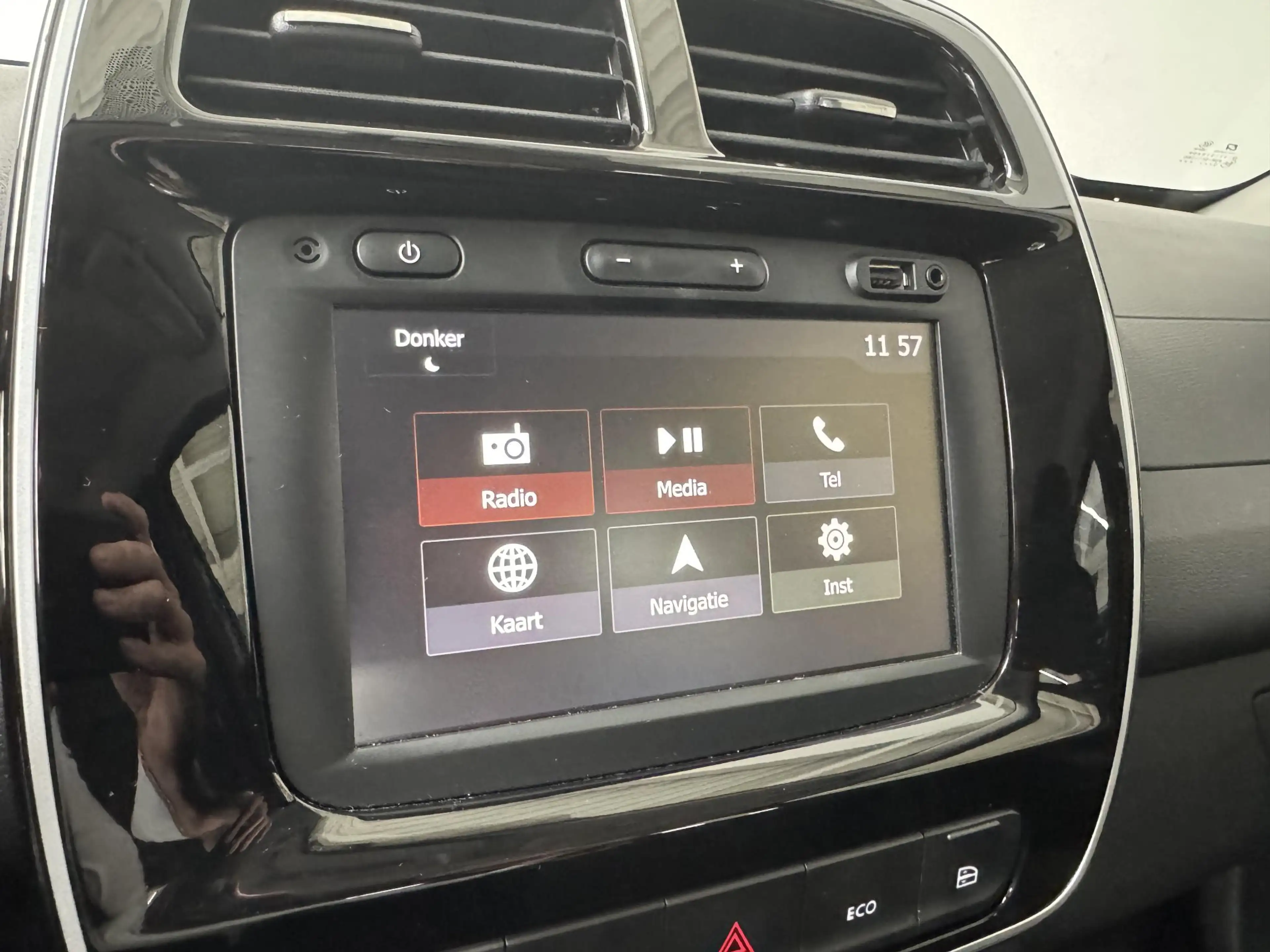 Dacia Spring Expression 27 kWh | Navigatie | Camera | Airco | — photo 35