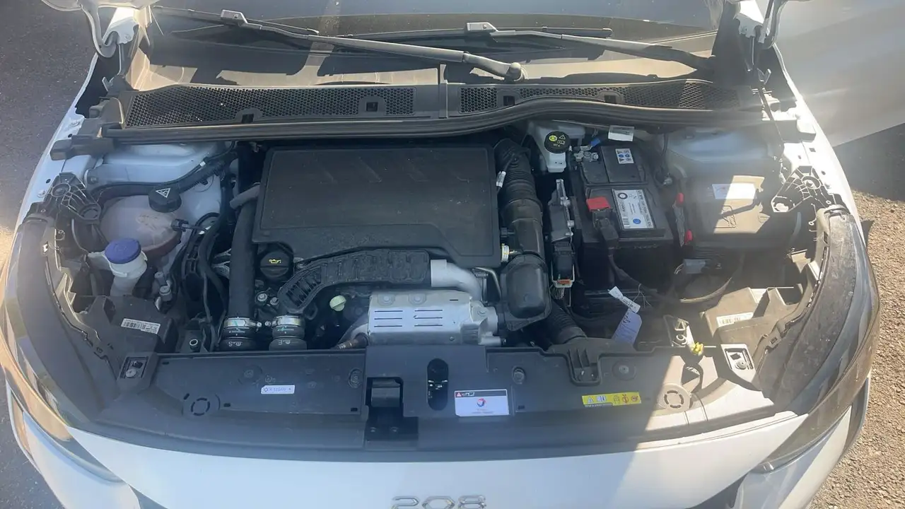 Peugeot 208 208 — photo 15