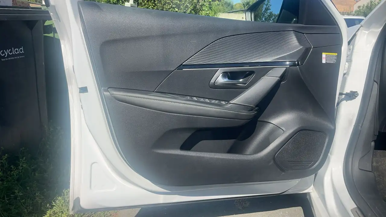 Peugeot 208 208 — photo 7
