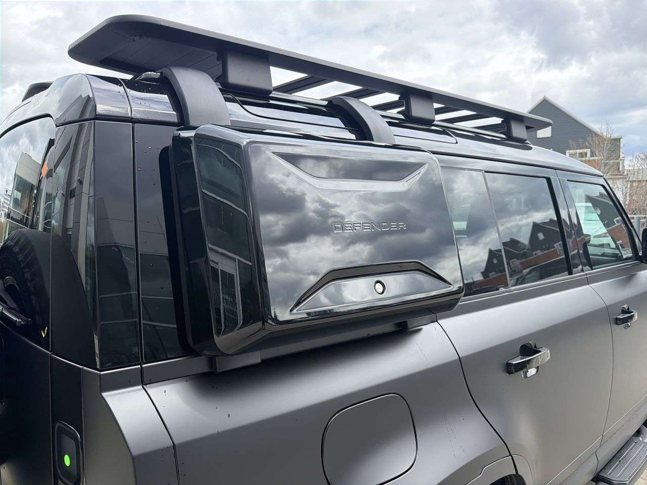 2026 Land Rover Defender 110 P400 S thumb 20