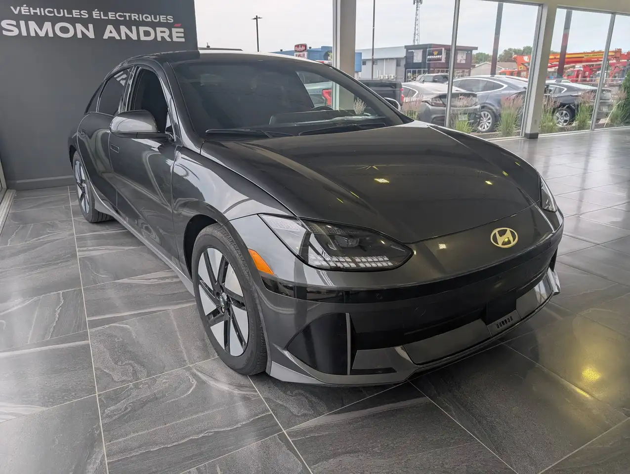 Hyundai IONIQ 6 photo Hyundai IONIQ 6