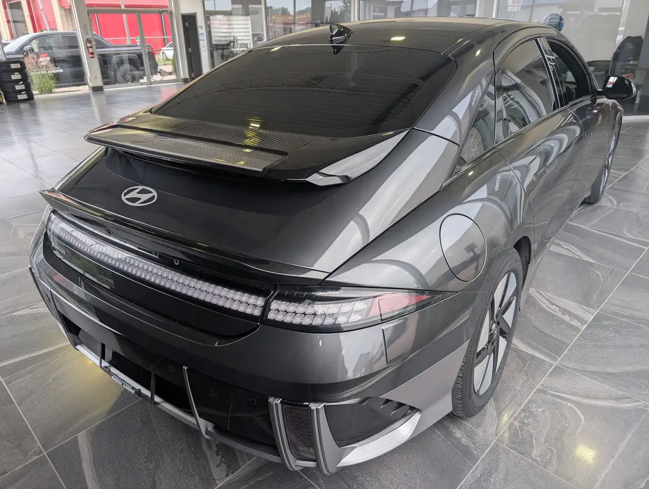 Hyundai IONIQ 6 photo Hyundai IONIQ 6