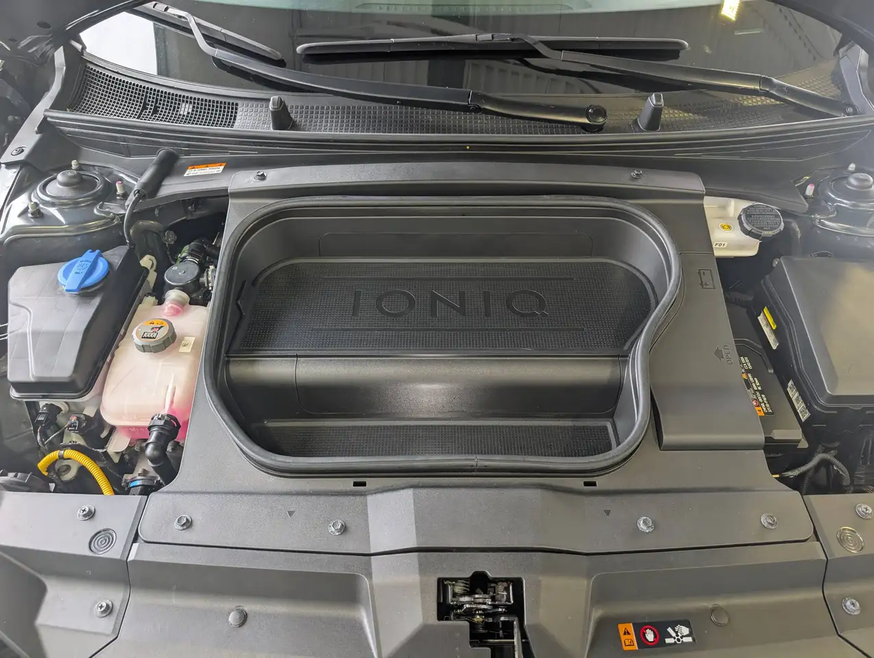 Hyundai IONIQ 6 photo Hyundai IONIQ 6