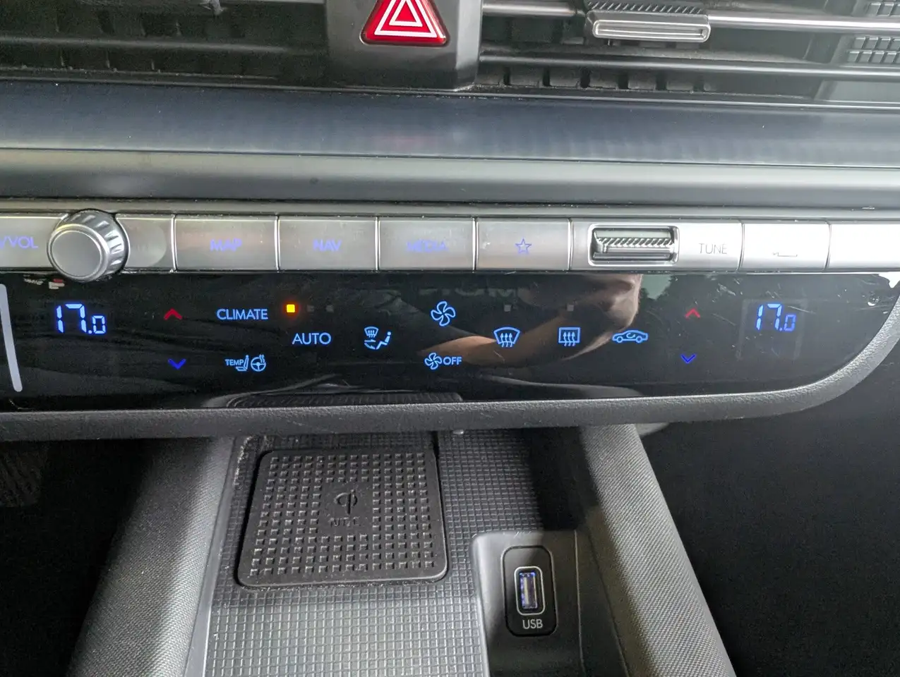 Hyundai IONIQ 6 photo Hyundai IONIQ 6