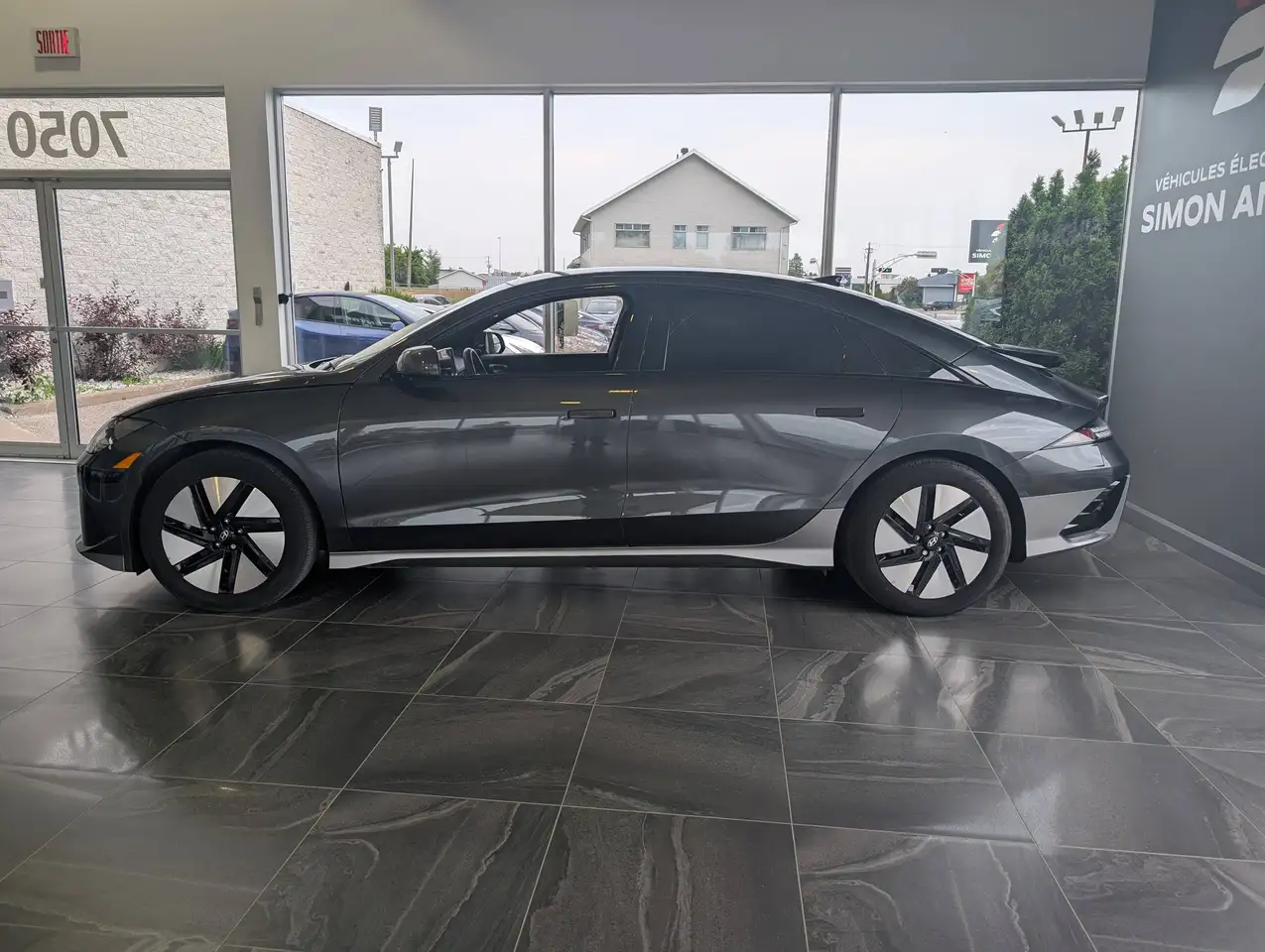 Hyundai IONIQ 6 photo Hyundai IONIQ 6