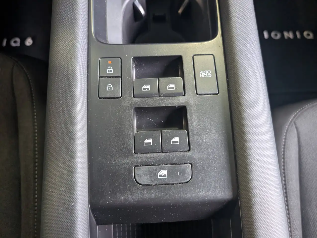 Hyundai IONIQ 6 photo Hyundai IONIQ 6