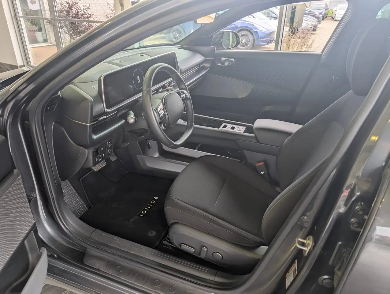 Hyundai IONIQ 6 photo Hyundai IONIQ 6