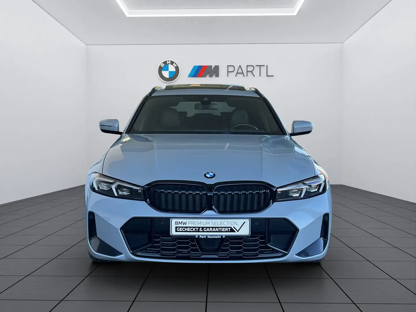 BMW 330 d xDrive Touring M-Sport-Pro ACC RFK HUD Pano AHK Grau - 2