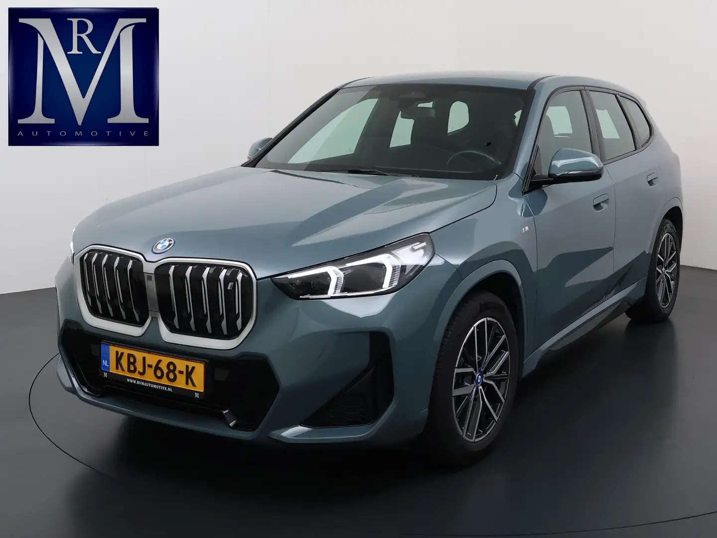 BMW iX1 xDrive30 67 kWh VAN € 41.900,- VOOR € 38.440,- UW Grün - 1