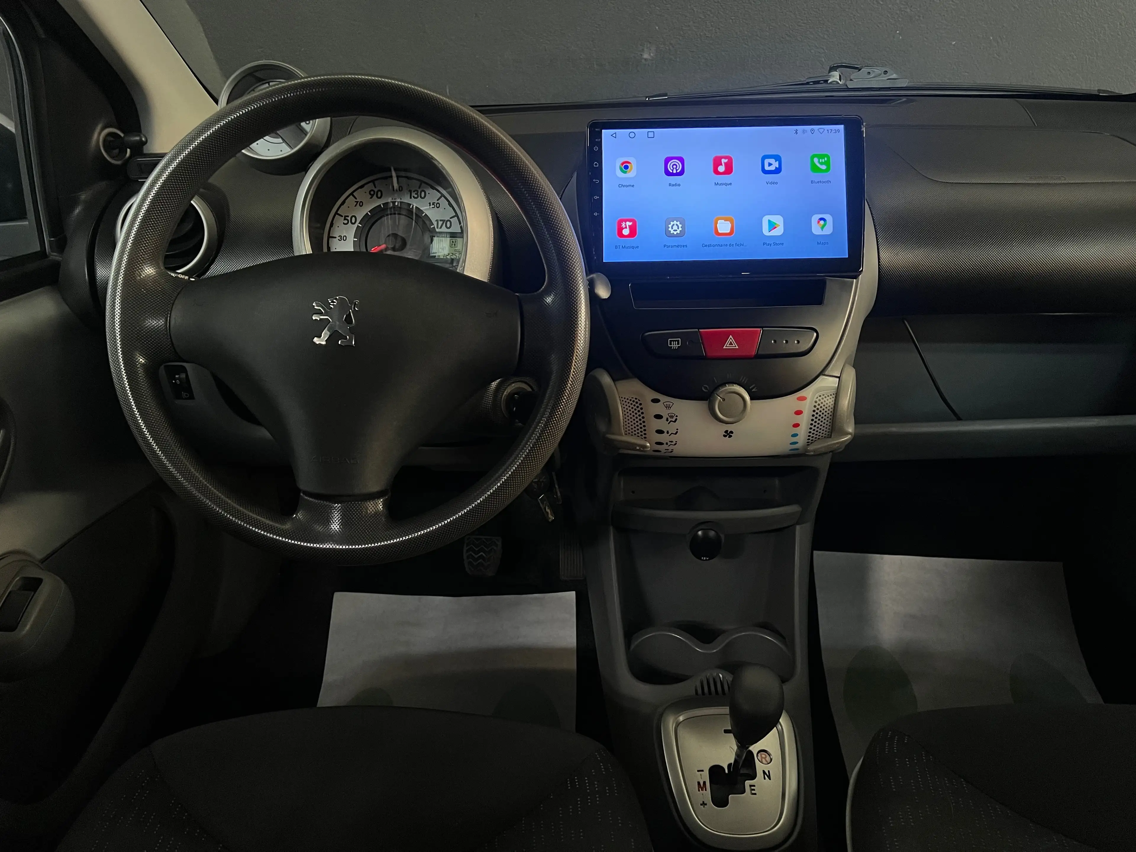 Peugeot 107 1.0i - BOÎTE AUTOMATIQUE - CARPLAY - RADAR DE RECULE - 12 MOIS GARANTIE !!! — photo 10