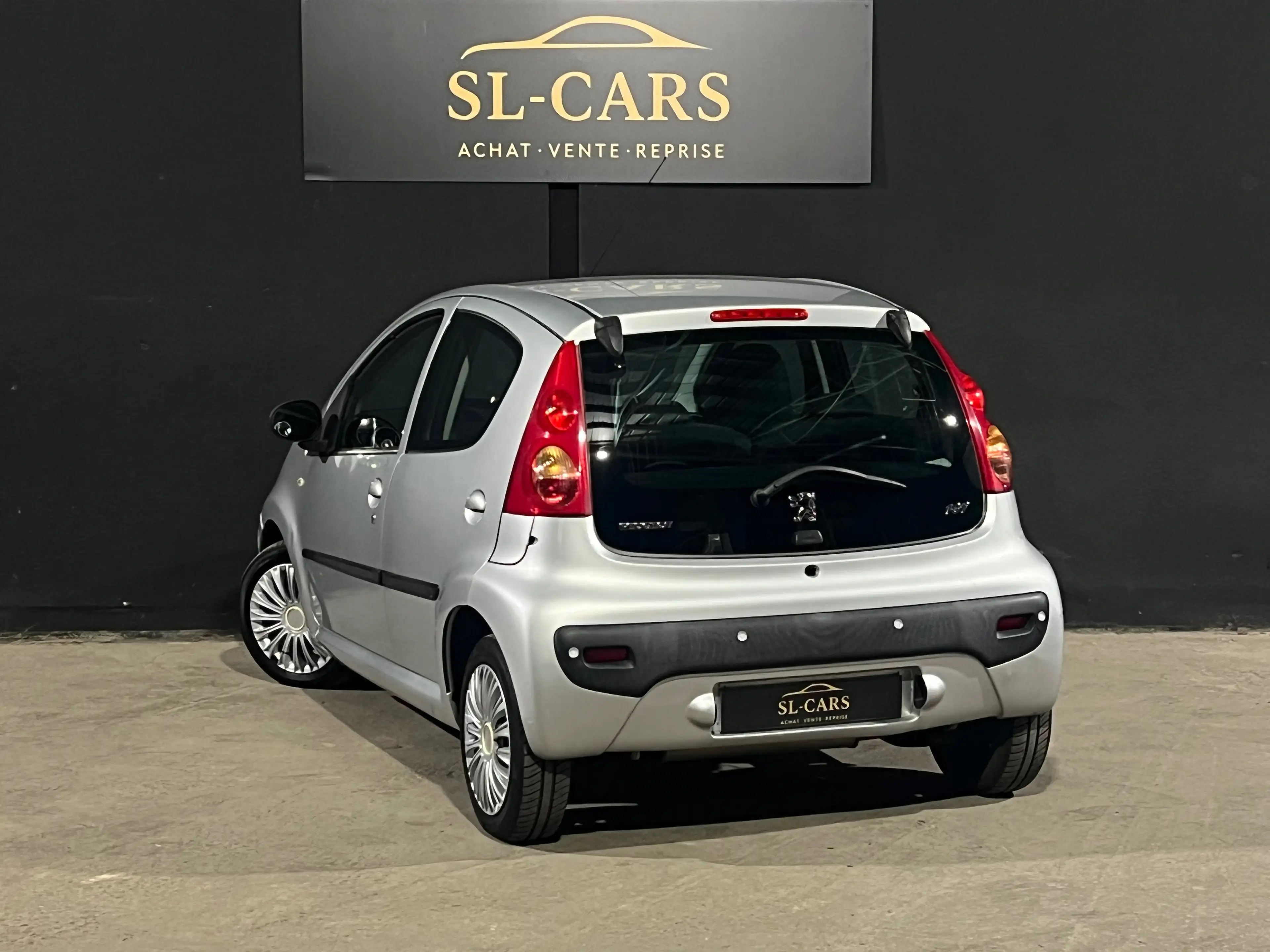 Peugeot 107 1.0i - BOÎTE AUTOMATIQUE - CARPLAY - RADAR DE RECULE - 12 MOIS GARANTIE !!! — photo 5
