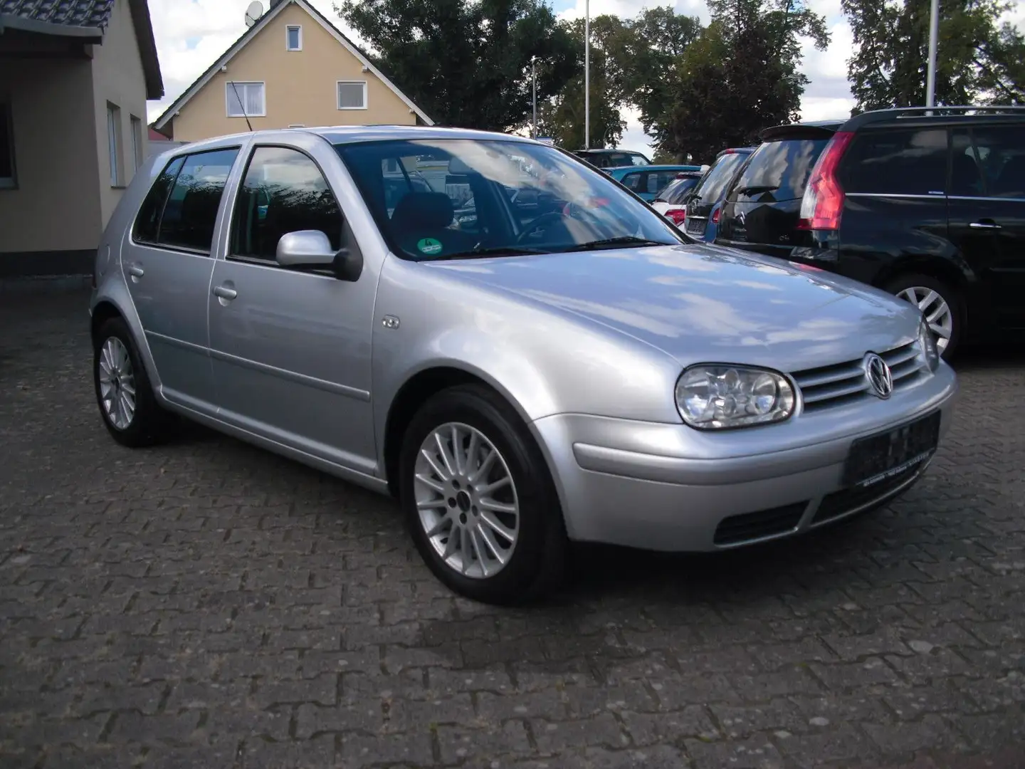 Volkswagen Golf 1.8T Automatik*Leder*Navi*PDC Silber - 2
