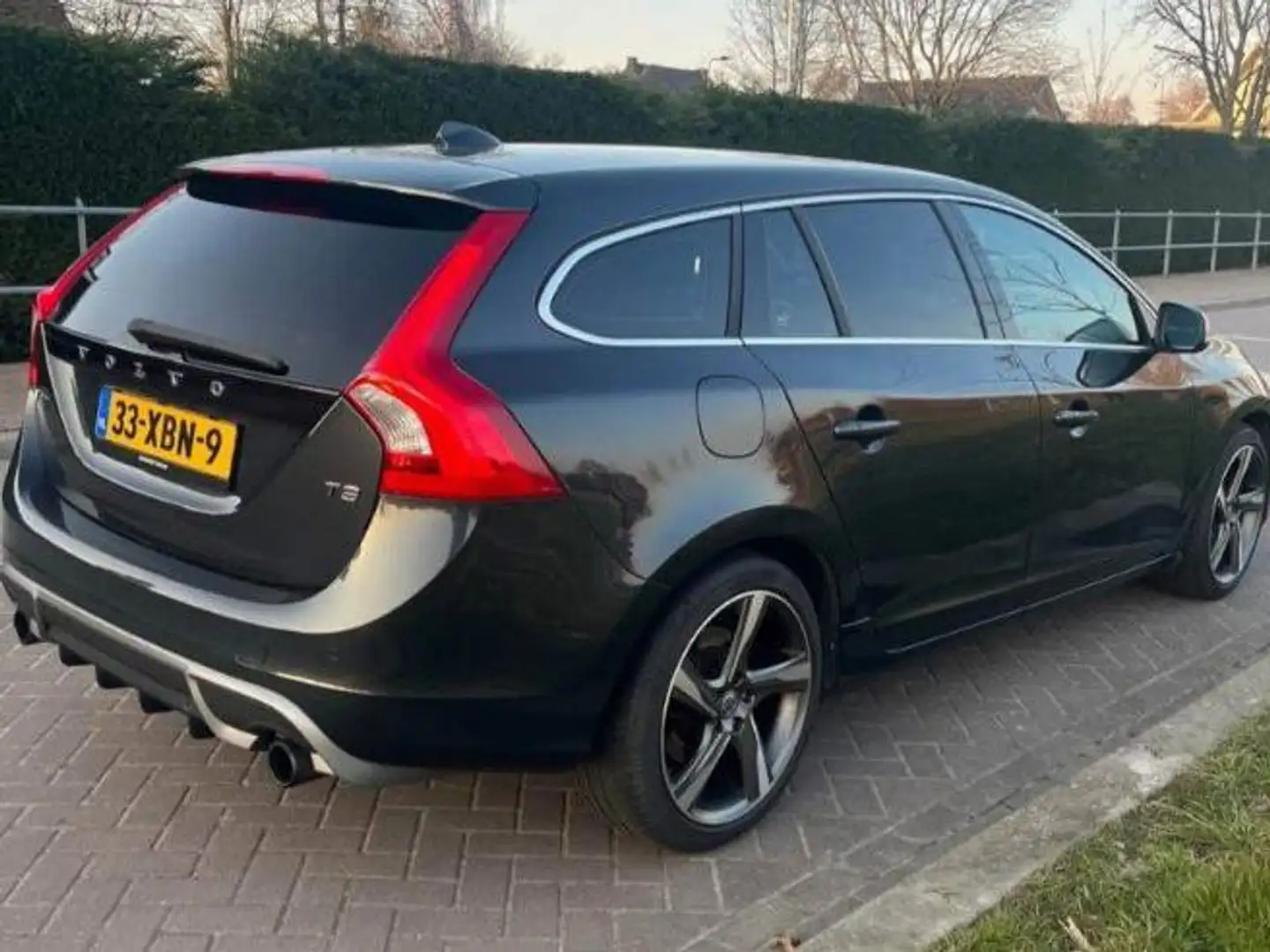 Volvo V60 V60 1.6 T3 R-Design Grijs - 1