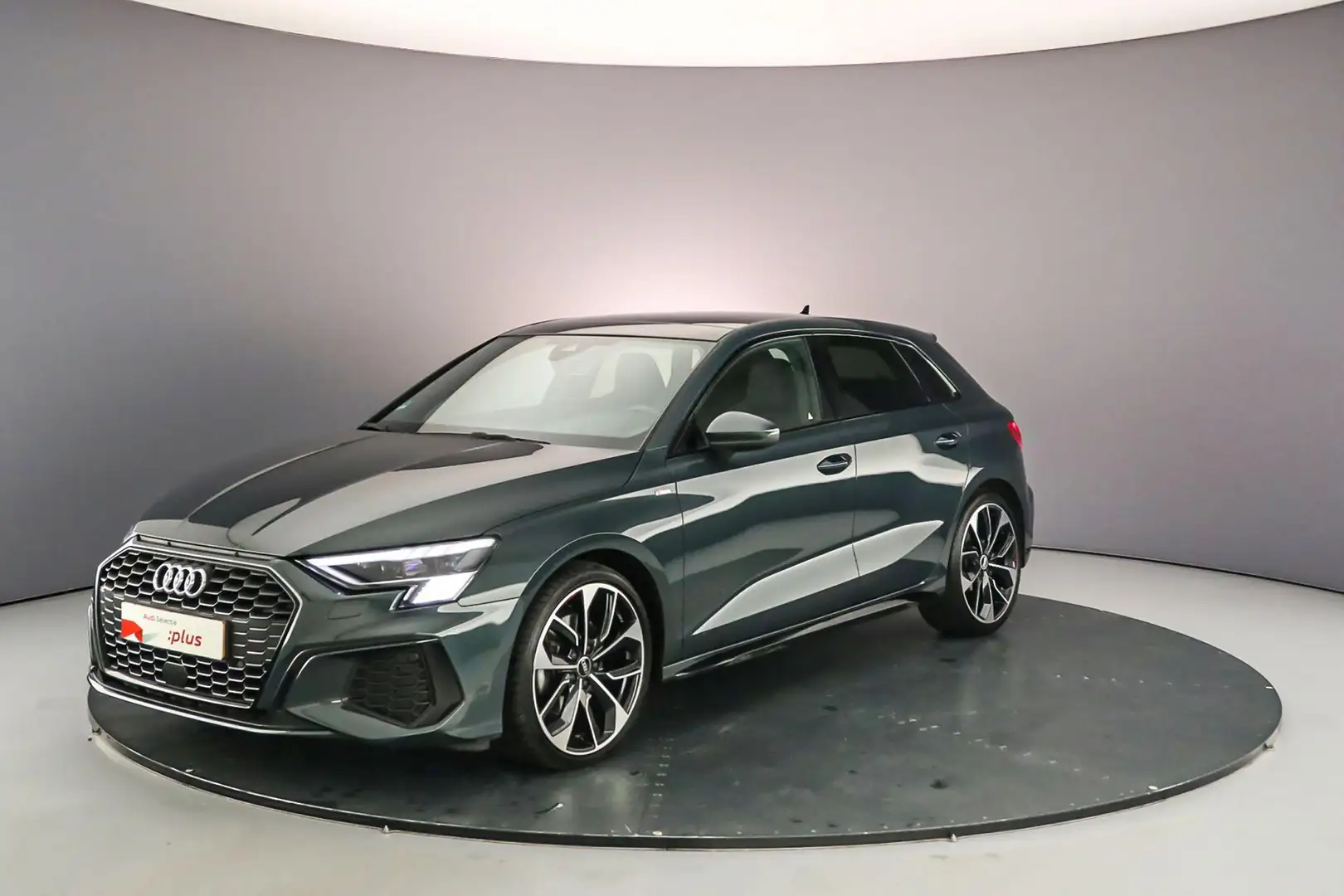 Audi A3 Sportback 35 TFSI S edition | Pano | Trekhaak | Ma Groen - 2