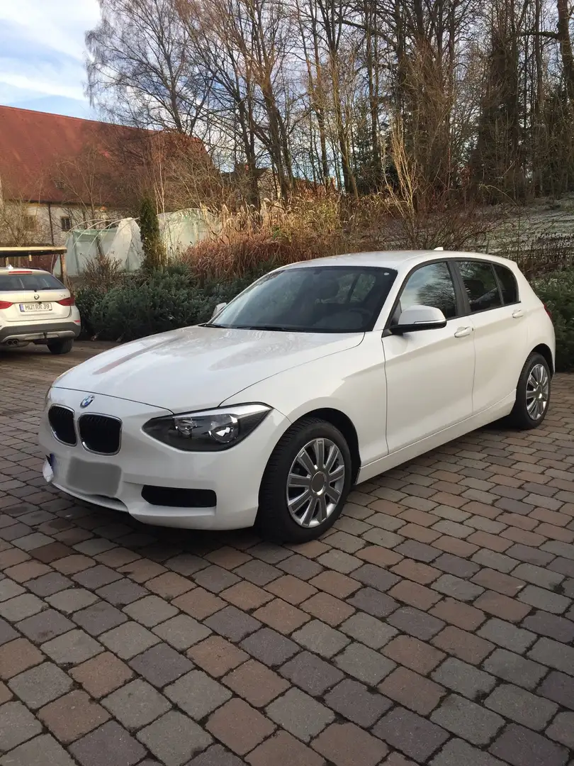 BMW 116 i Beyaz - 1