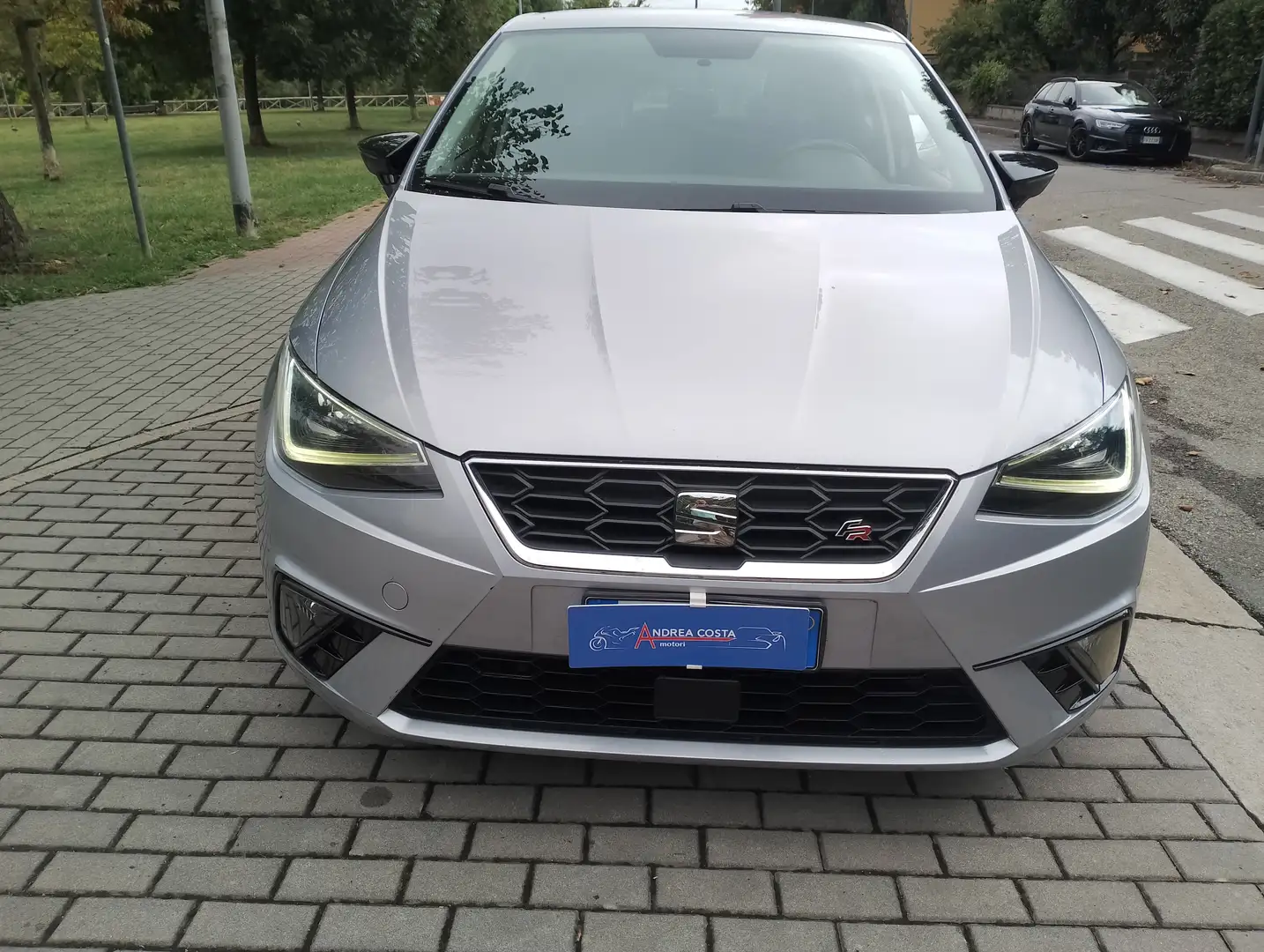 SEAT Ibiza Ibiza 1.0 ecotsi FR 95cv Argento - 2