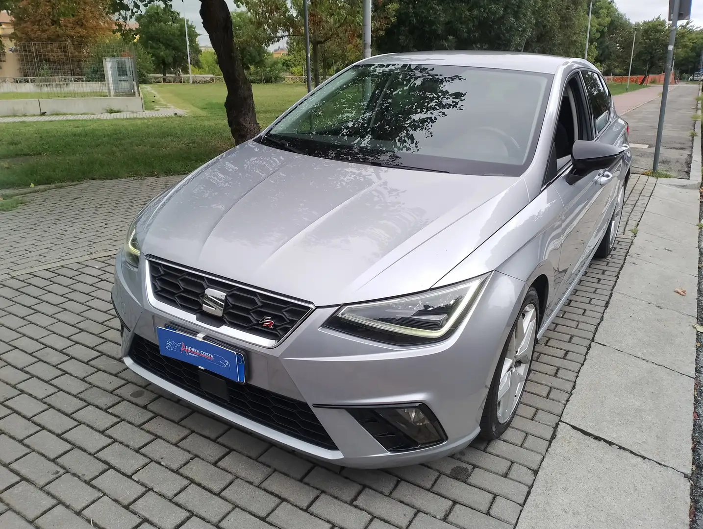 SEAT Ibiza Ibiza 1.0 ecotsi FR 95cv Argento - 1