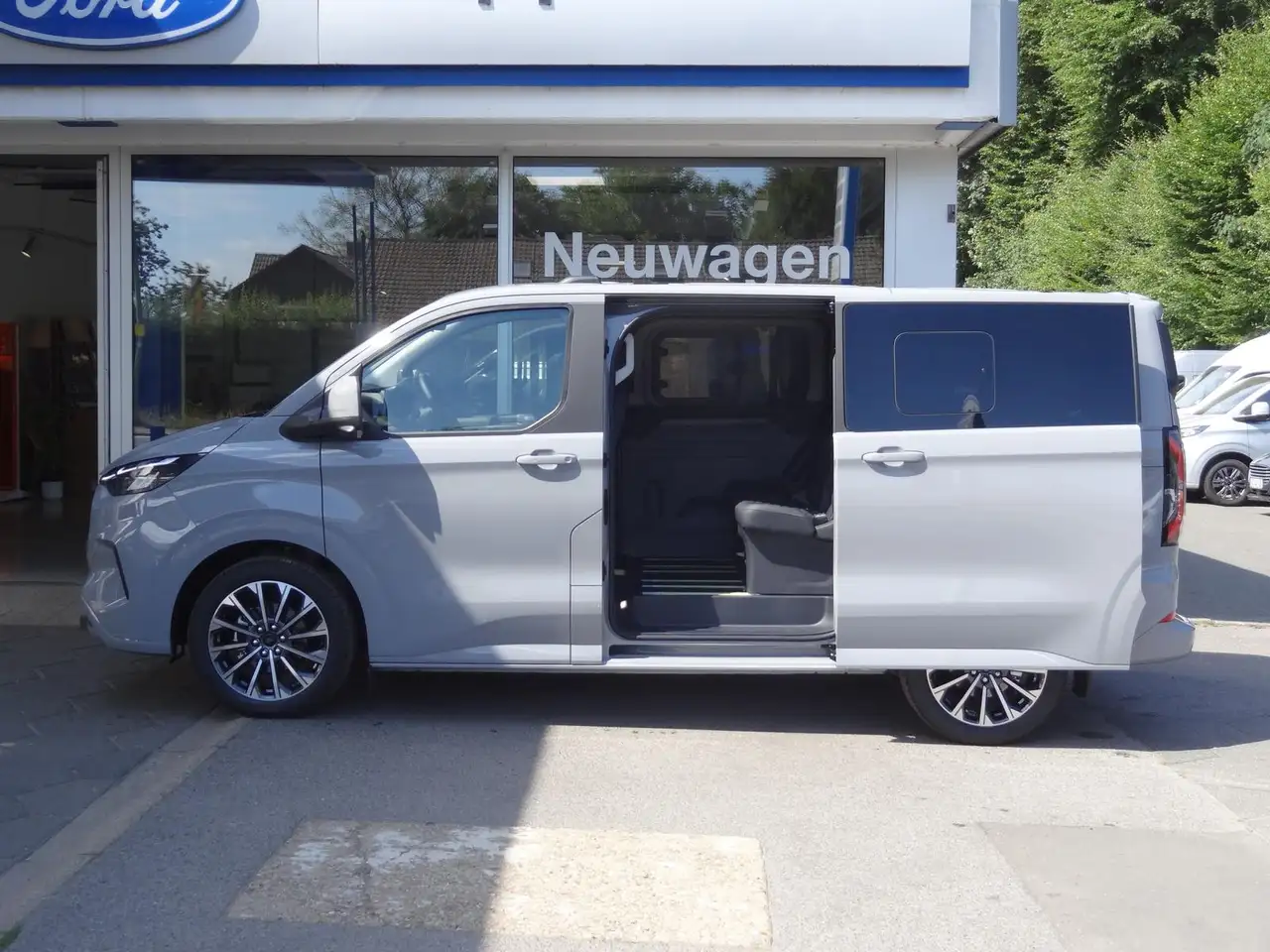 Ford Tourneo Custom 2026 — фото 6