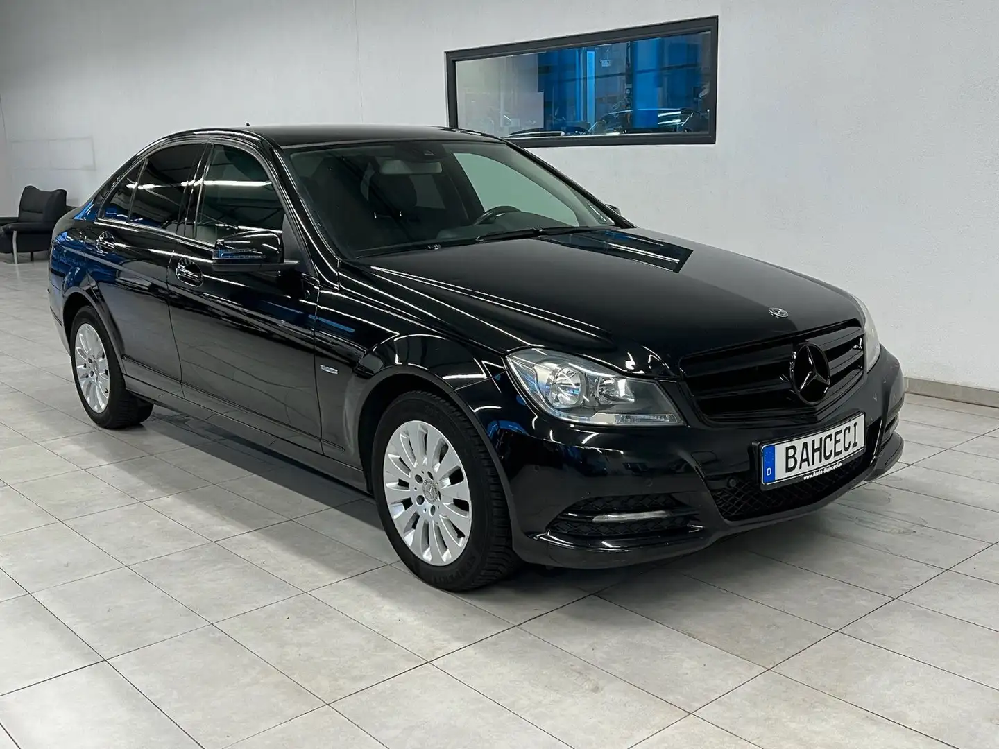 Mercedes-Benz C 200 CGI Autom.*Lim.*PDC*Multi*SHZ*Navi*TLeder* Schwarz - 1