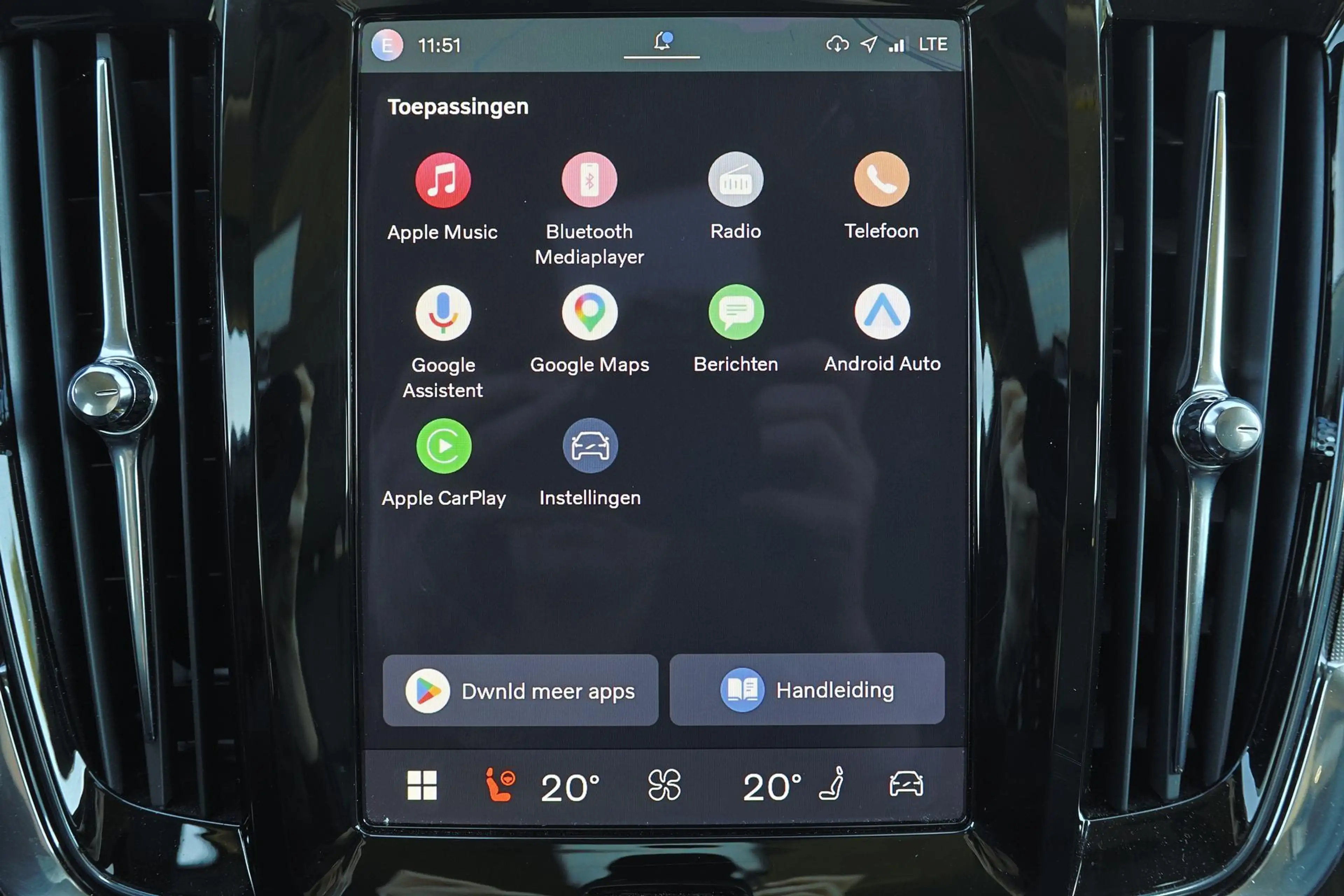 Volvo V90 T6 Recharge AWD Plus Dark - IntelliSafe Assist & S — photo 6