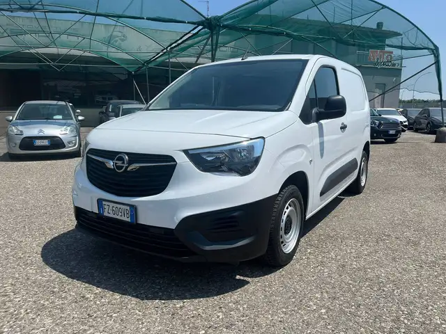 Opel Combo 1.5 Diesel S&S L1 MT5