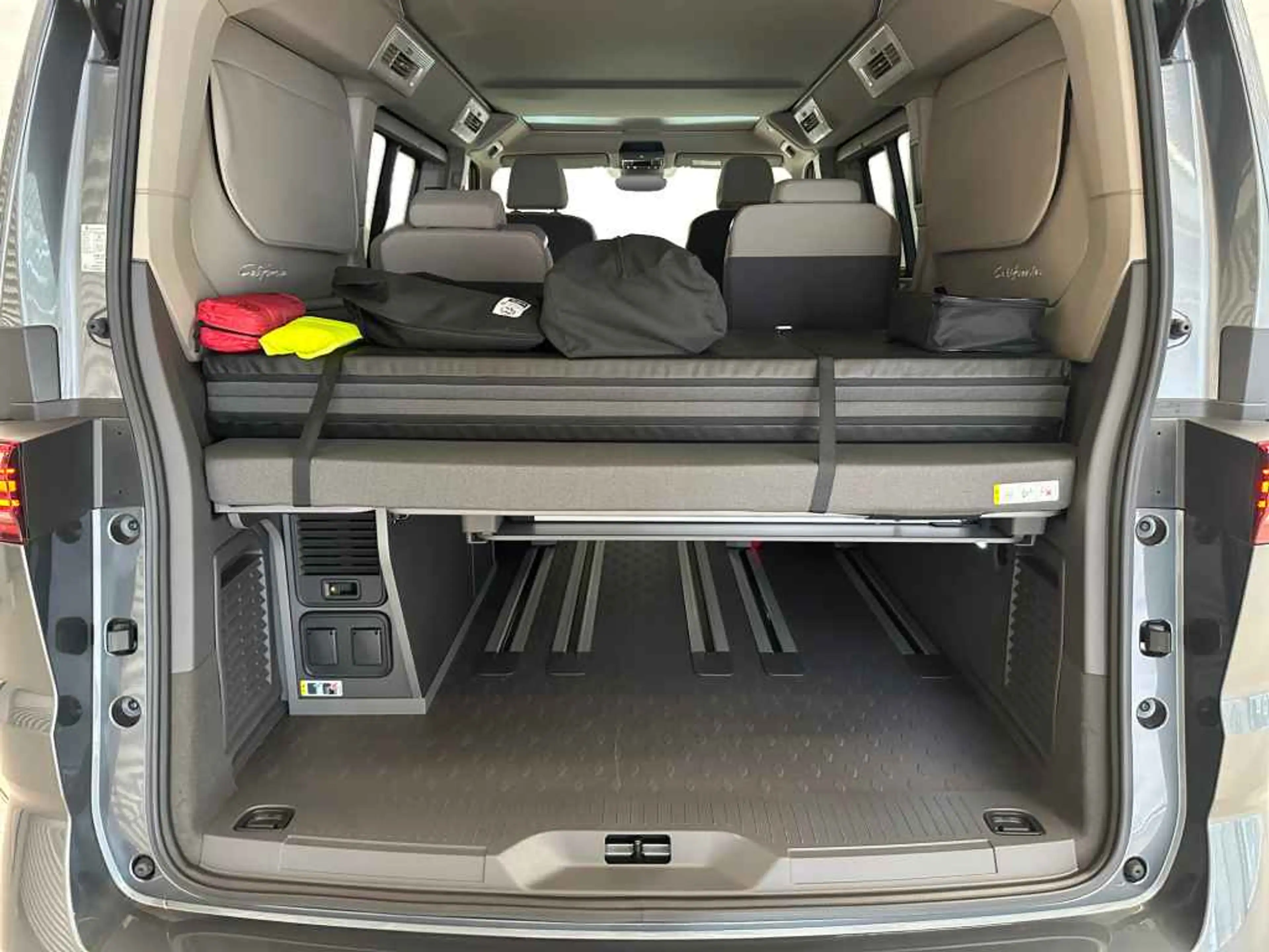 Volkswagen T7 California Beach Tour eHybrid *AHK*DREHSITZ* — photo 12