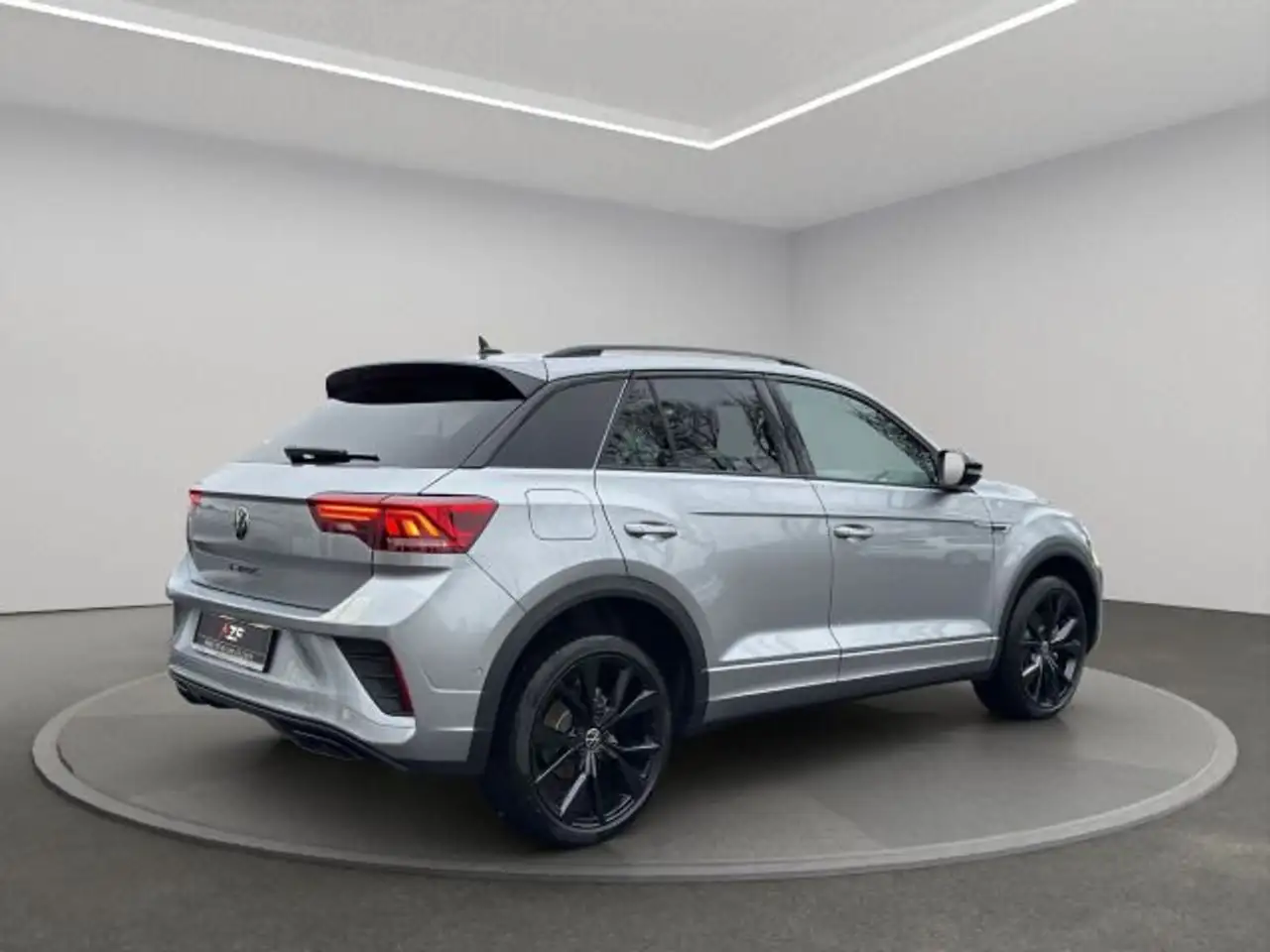 Volkswagen T-Roc R-Line 1.5 TSI DSG ACC + PANO + AHK 4