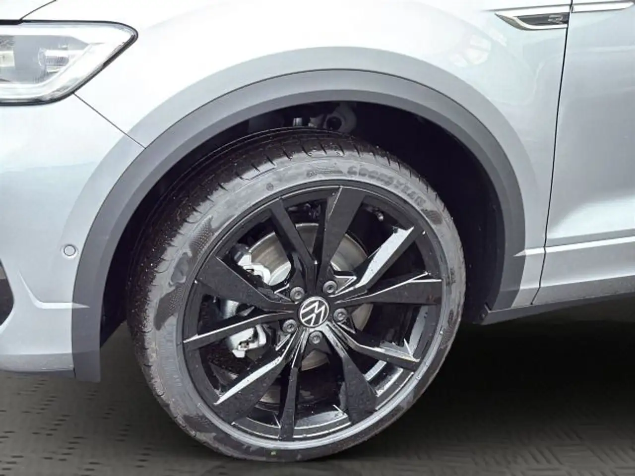Volkswagen T-Roc R-Line 1.5 TSI DSG ACC + PANO + AHK 8