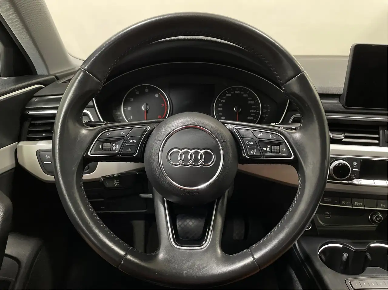 Audi A4 photo Audi A4